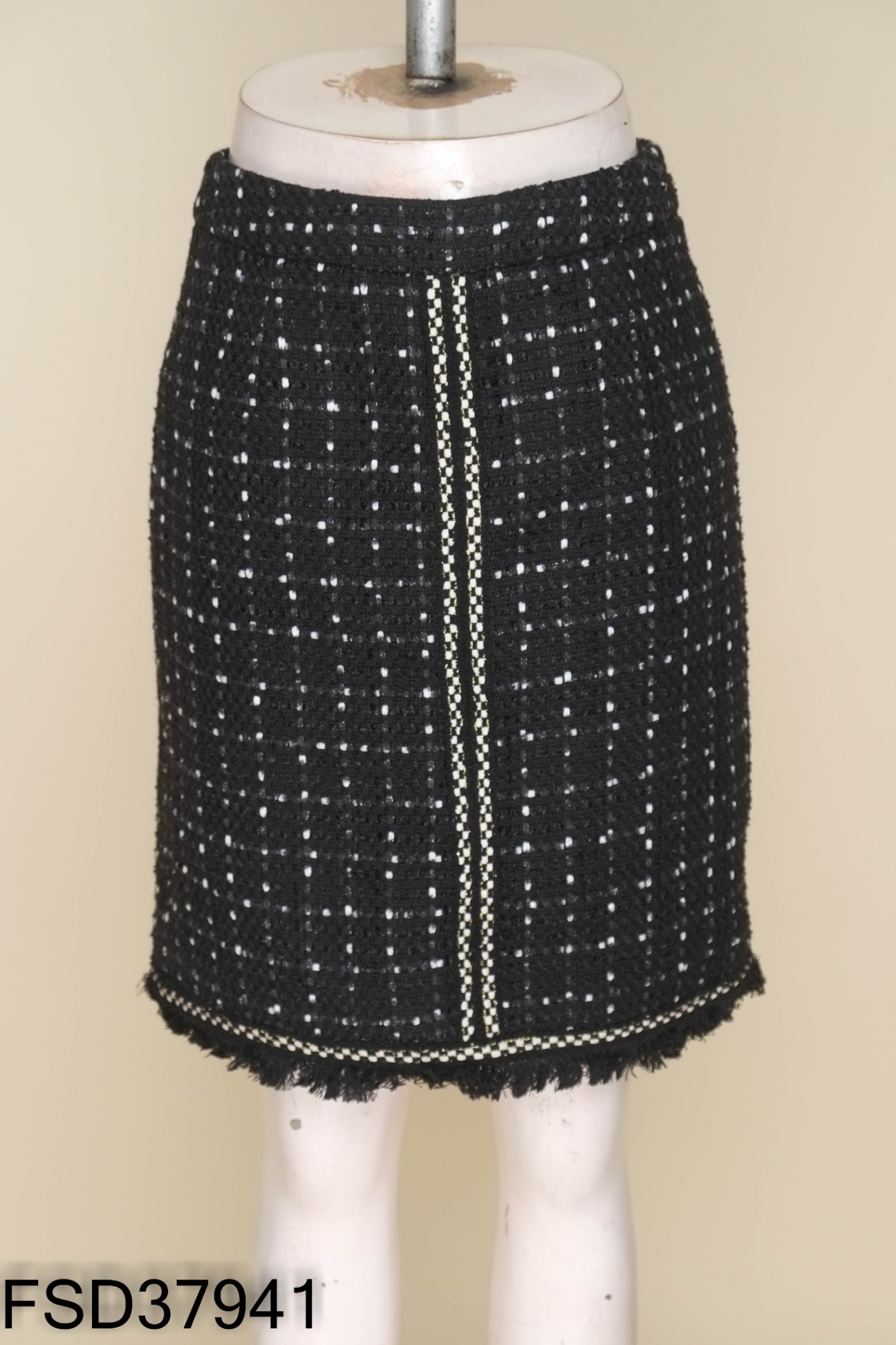 Chân váy dạ phối trắng