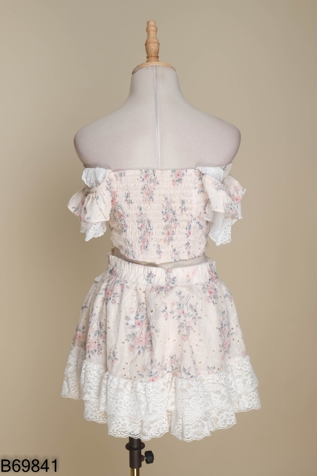 Set be hoạ tiết hoa áo kiểu + chân váy