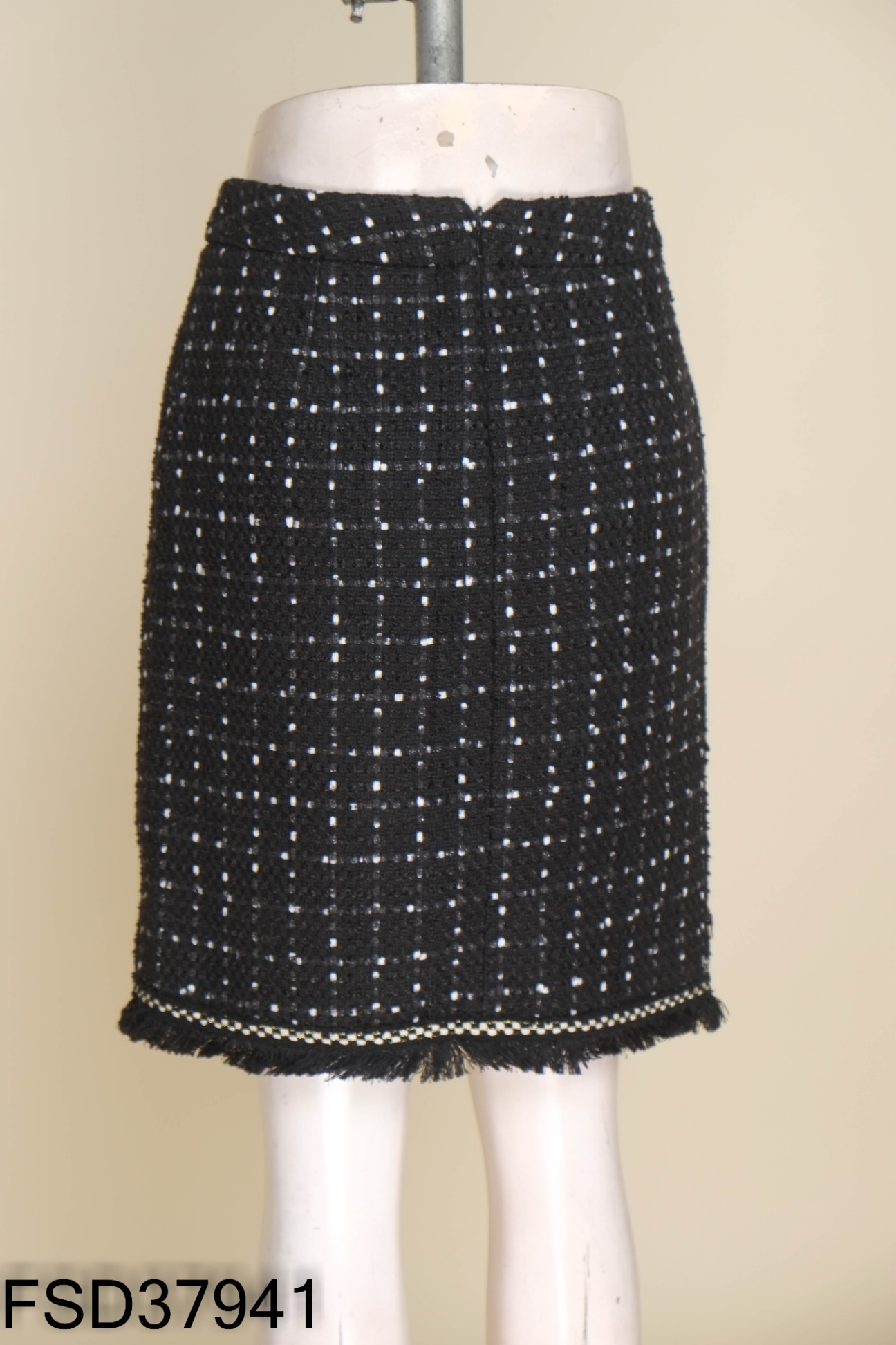 Chân váy dạ phối trắng