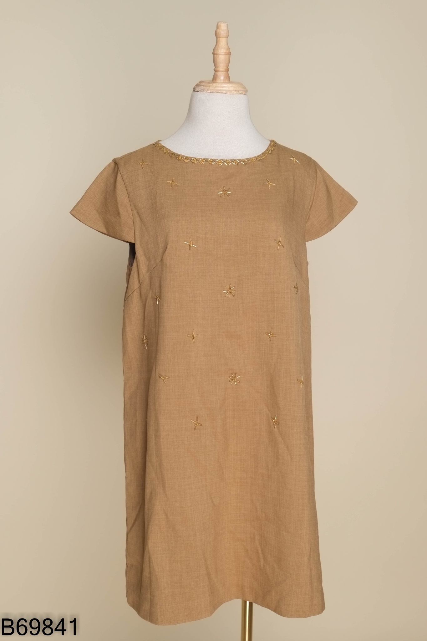 Váy GS nâu suông đính hạt