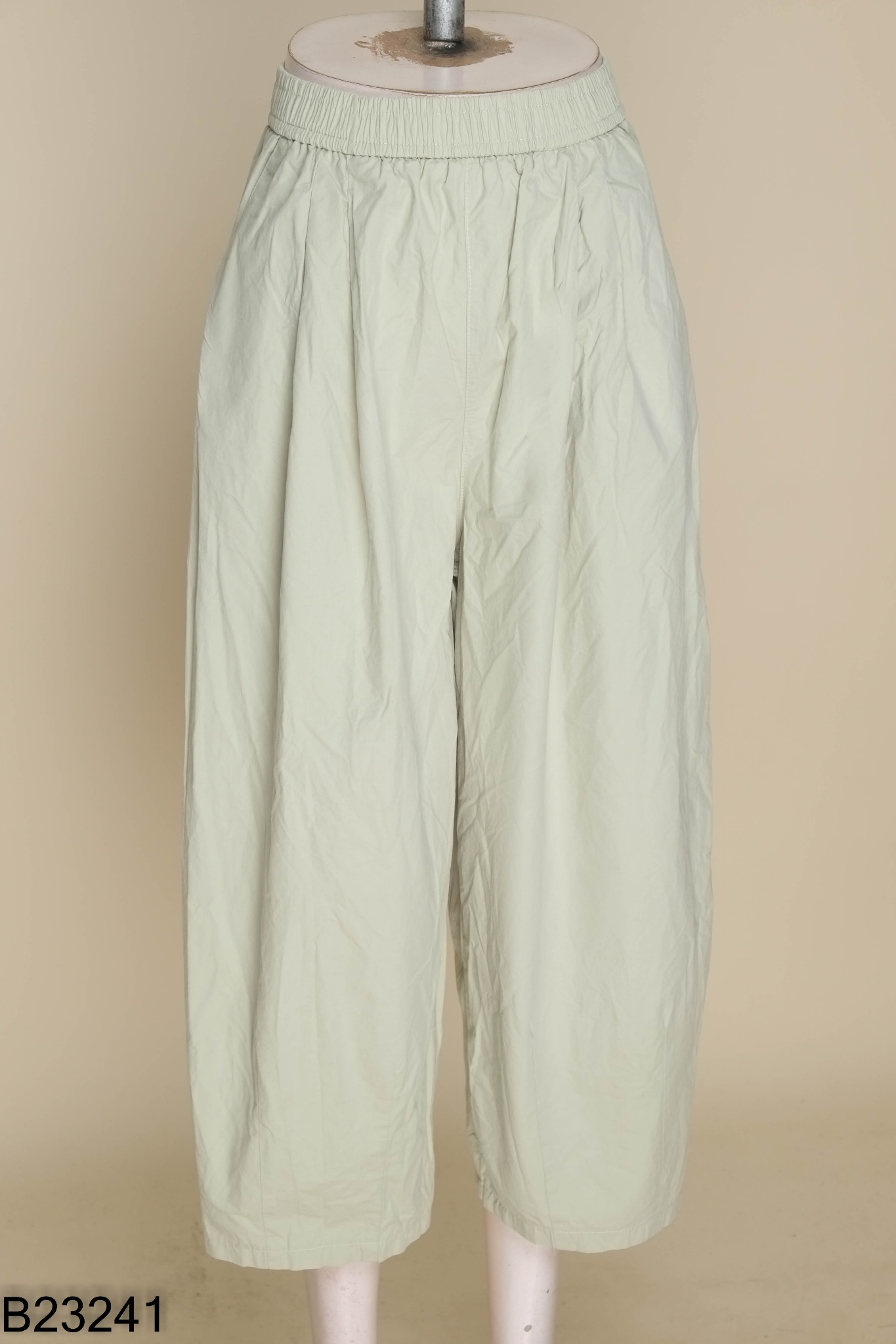 Quần kaki xanh nhạt