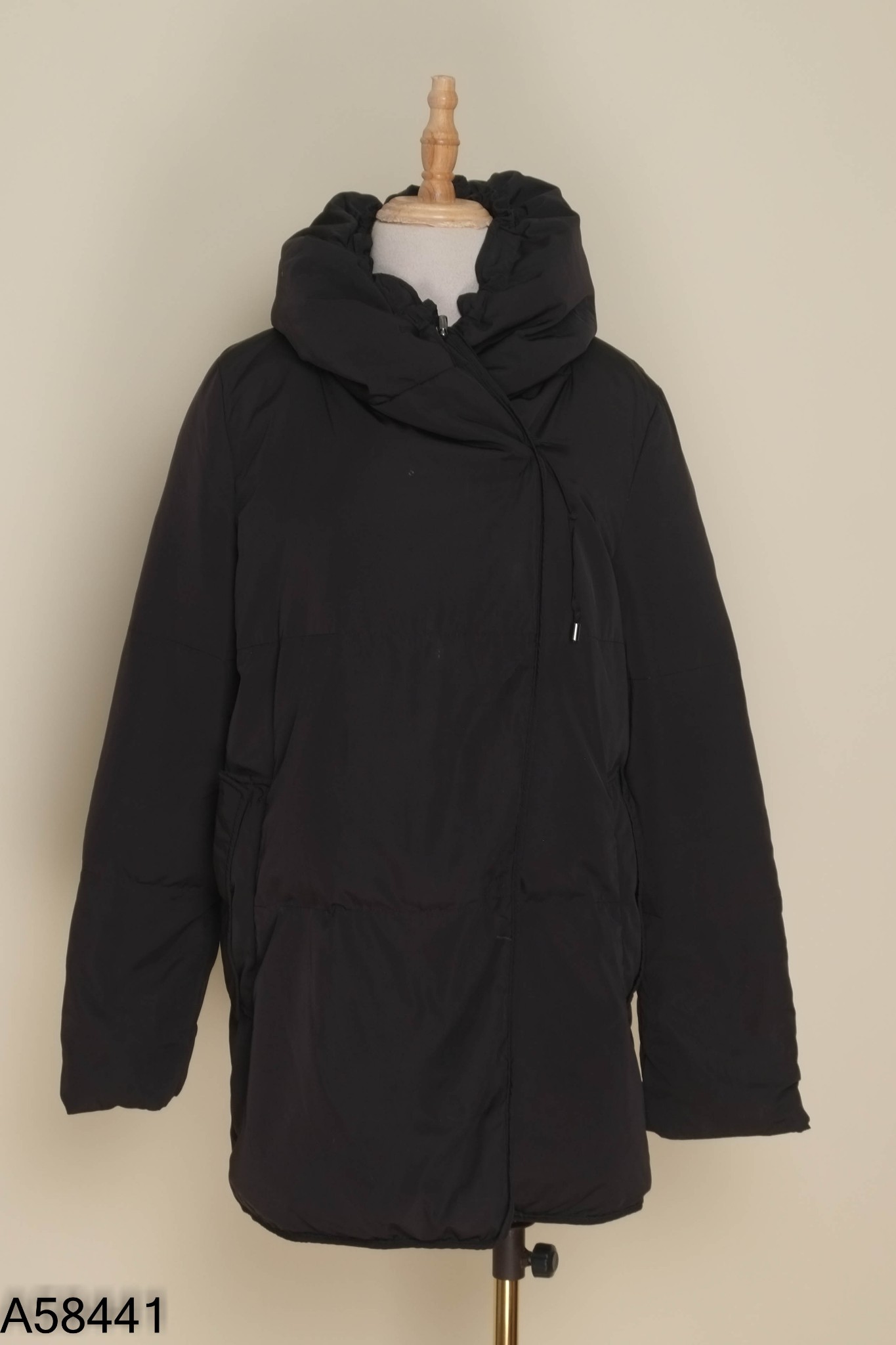 Áo khoác phao đen dáng dài