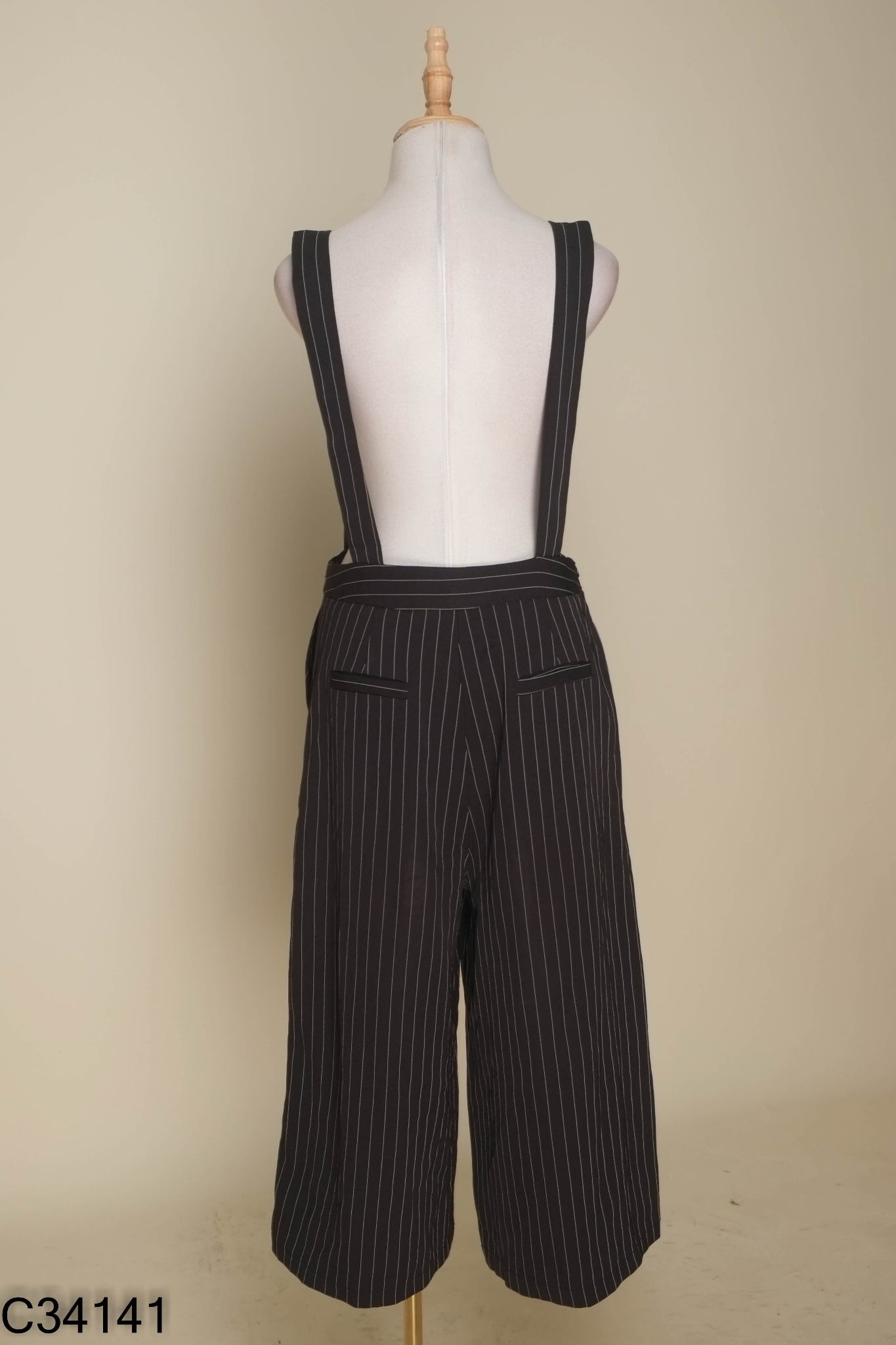 Jumpsuits đen kẻ trắng GOMOS