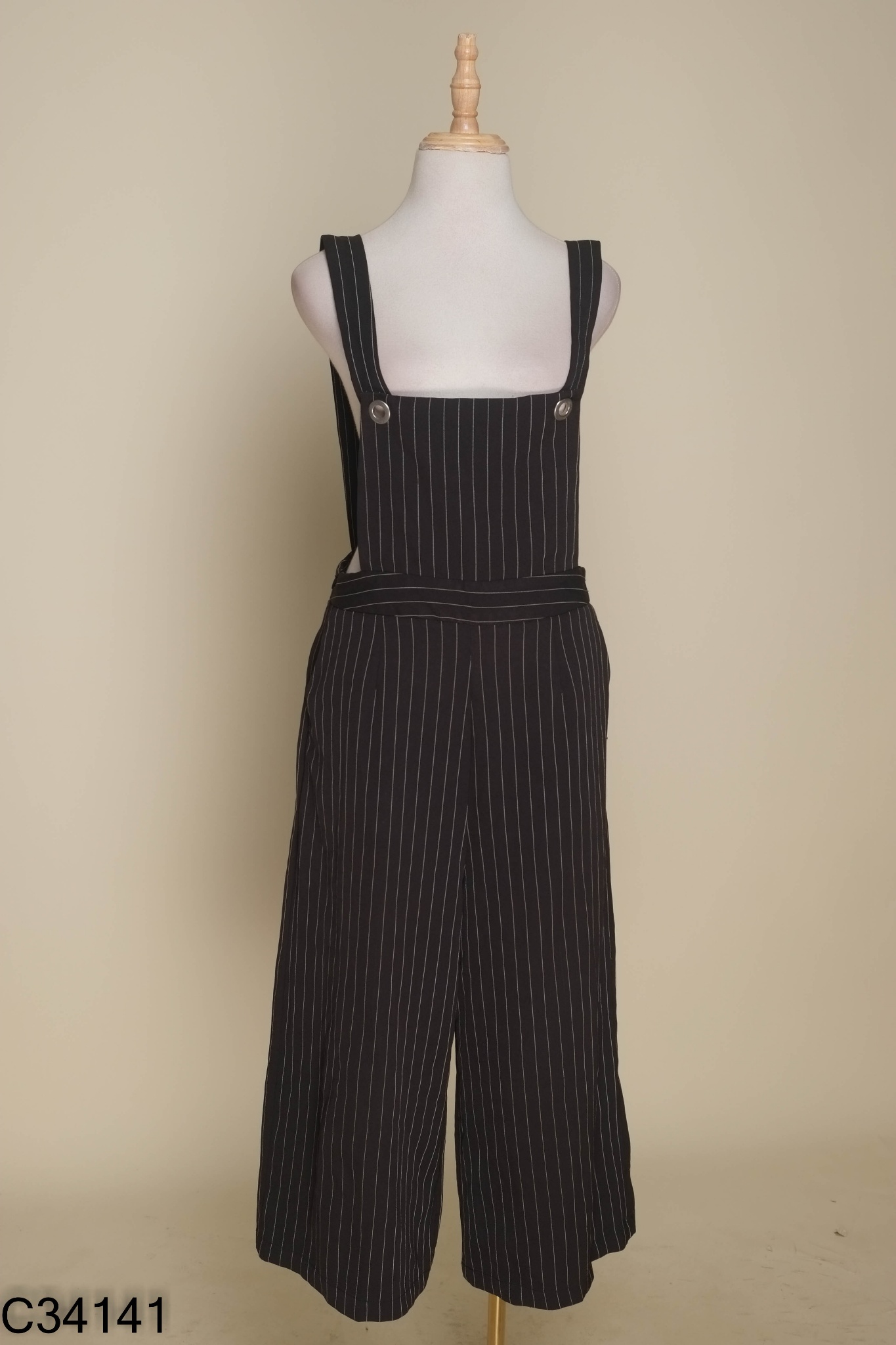 Jumpsuits đen kẻ trắng GOMOS