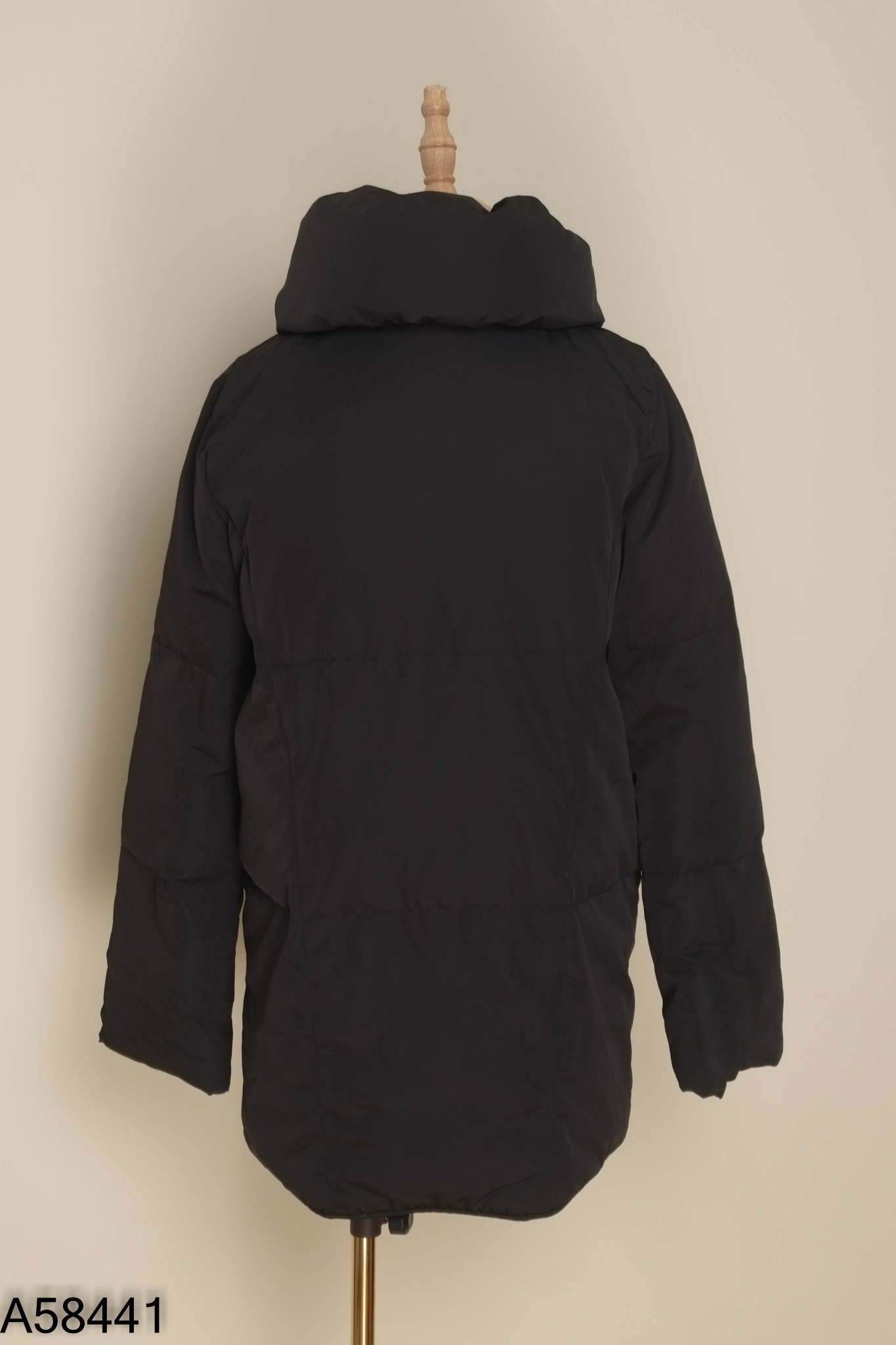 Áo khoác phao đen dáng dài