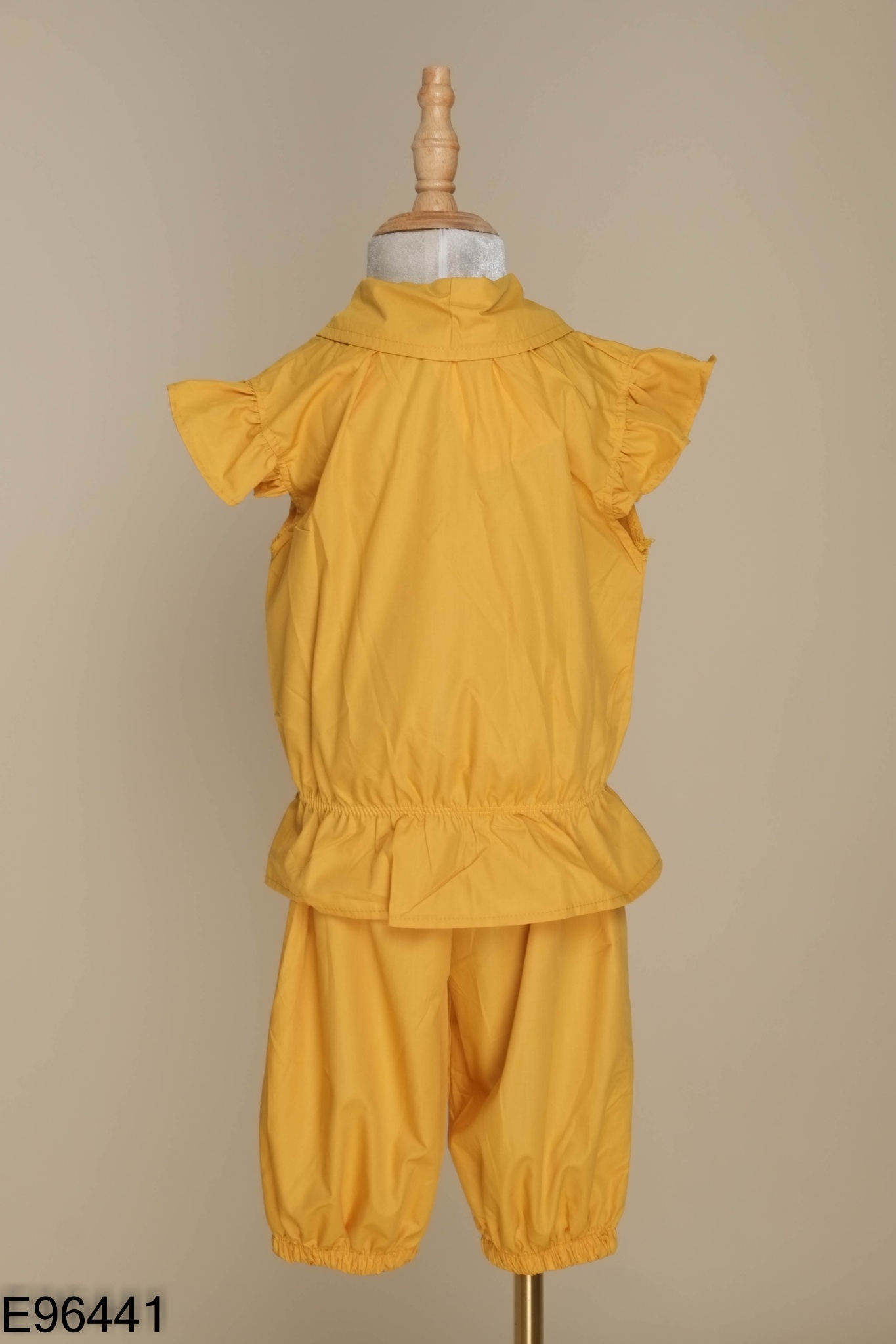 NEWTAG Set Áo vàng tay bèo + quần KIDS