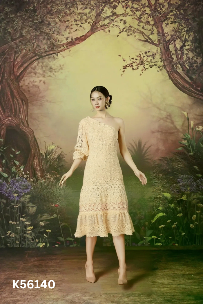 NEWTAG Váy DOLA WOMAN ren be lệch vai