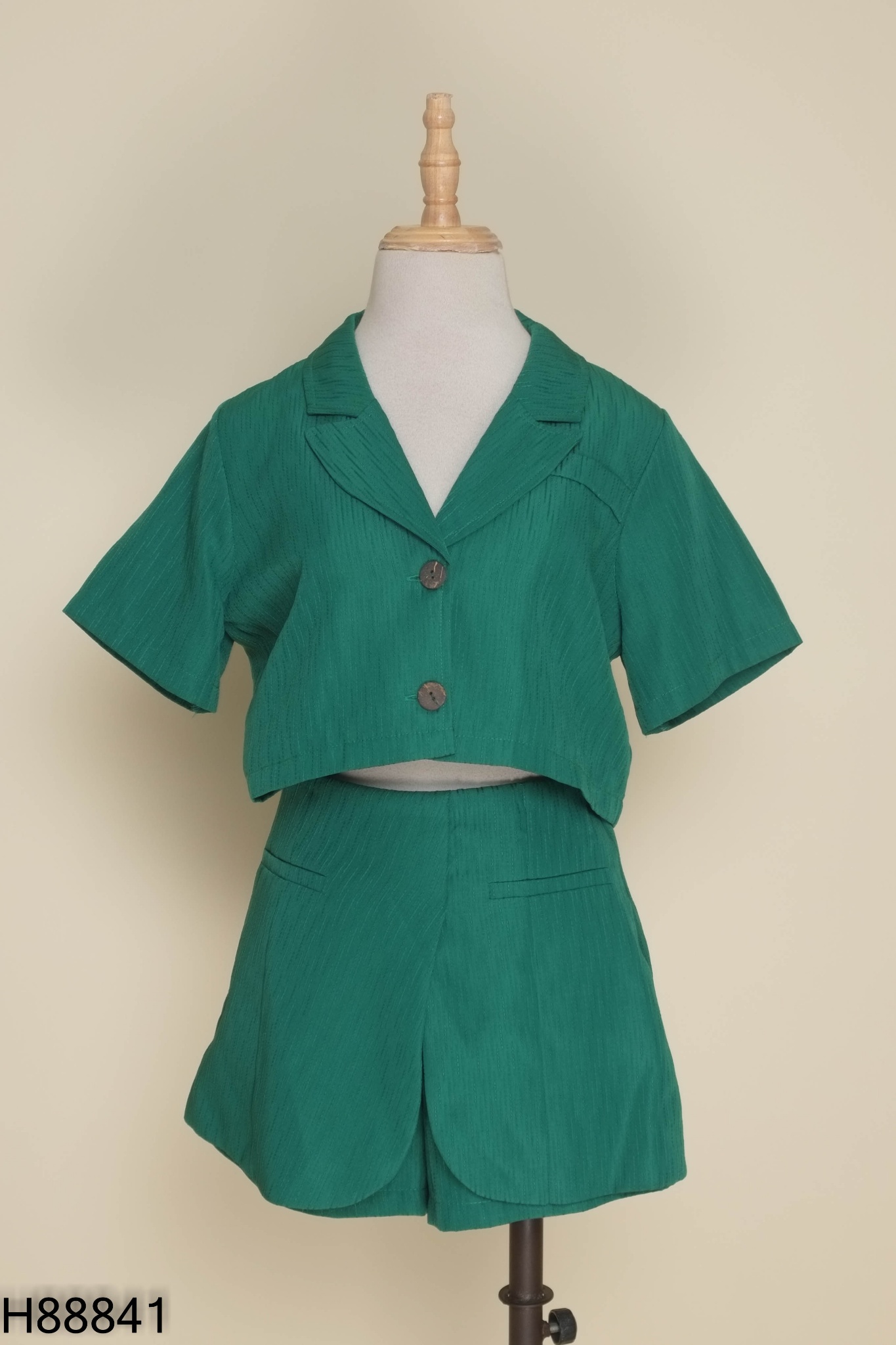 Set Áo xanh cổ vest + quần shorts