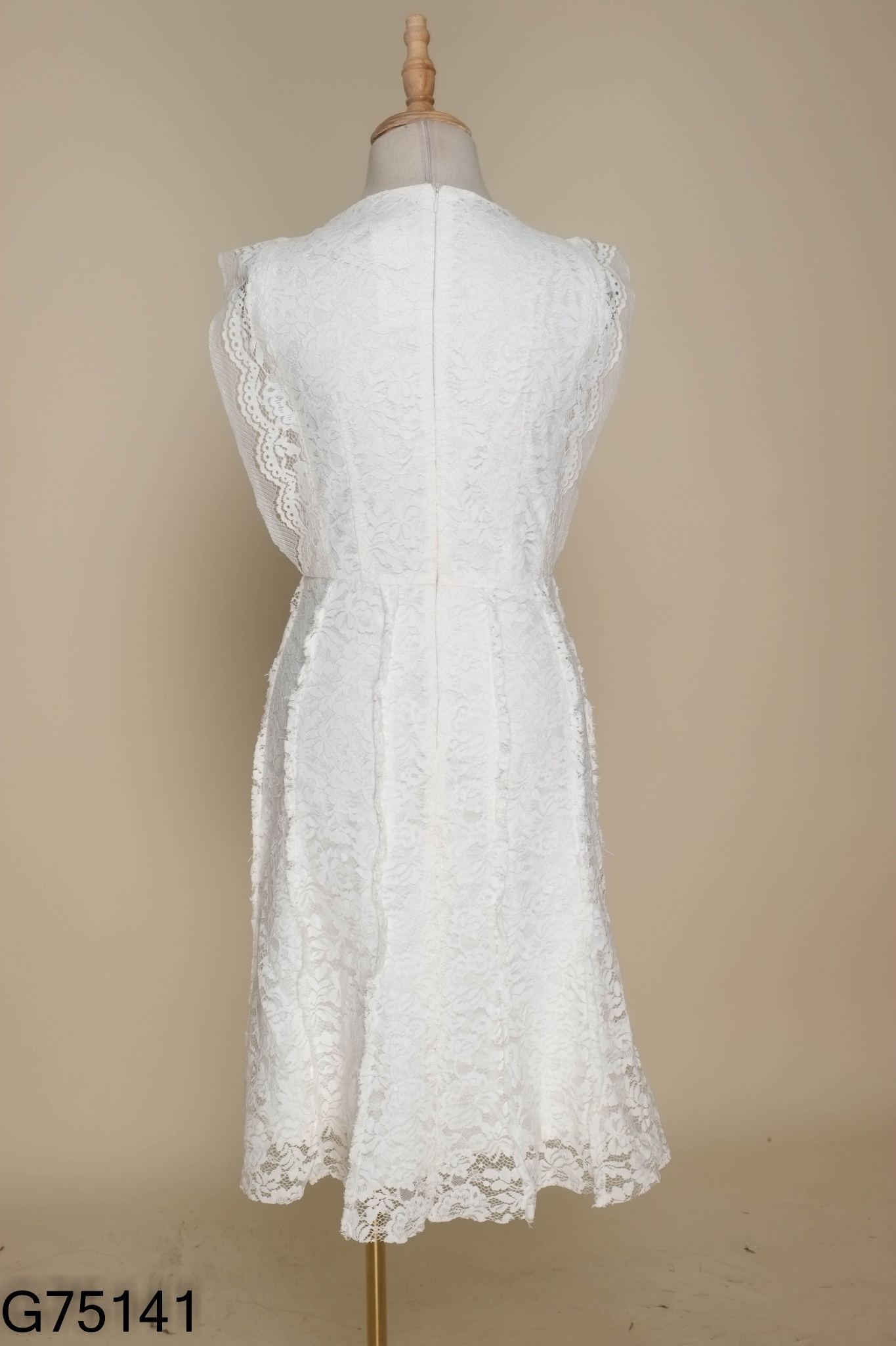 Váy OLV BOUTIQUE ren trắng