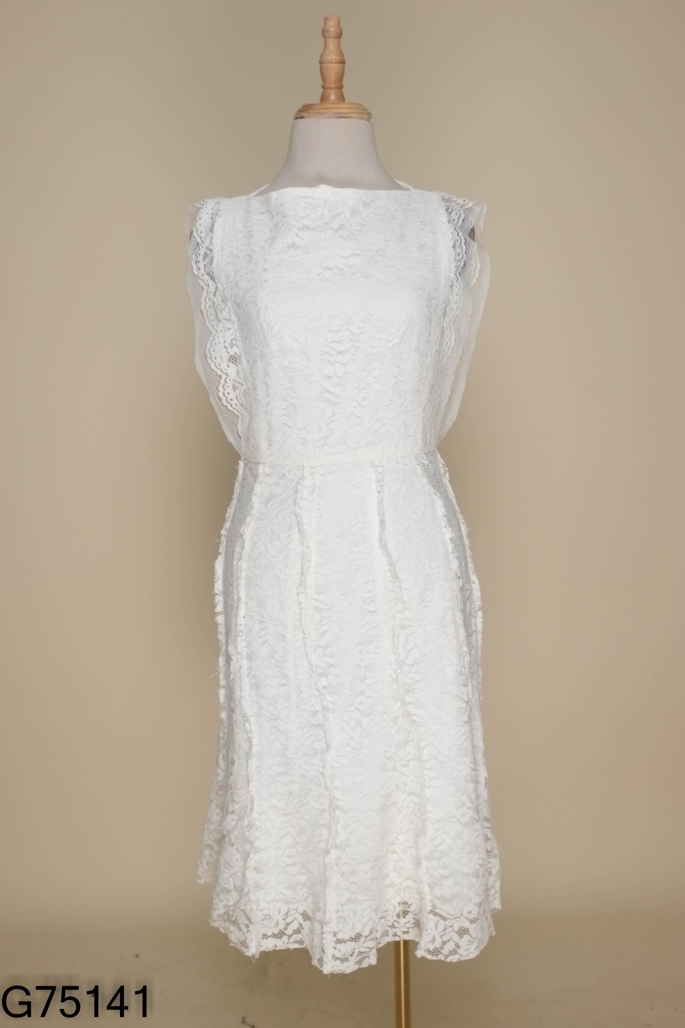 Váy OLV BOUTIQUE ren trắng