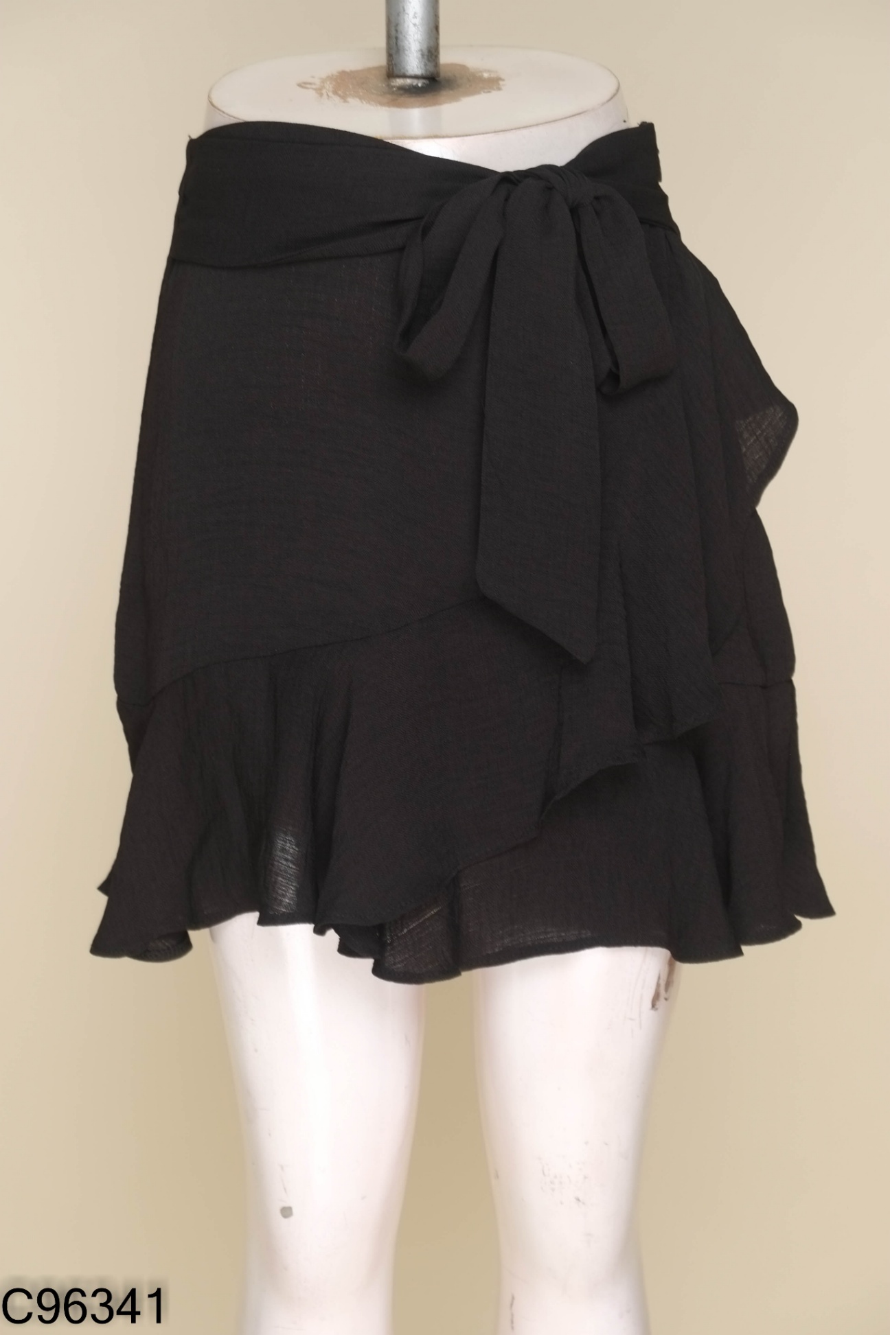 Chân váy TOPSHOP đen bèo buộc vạt