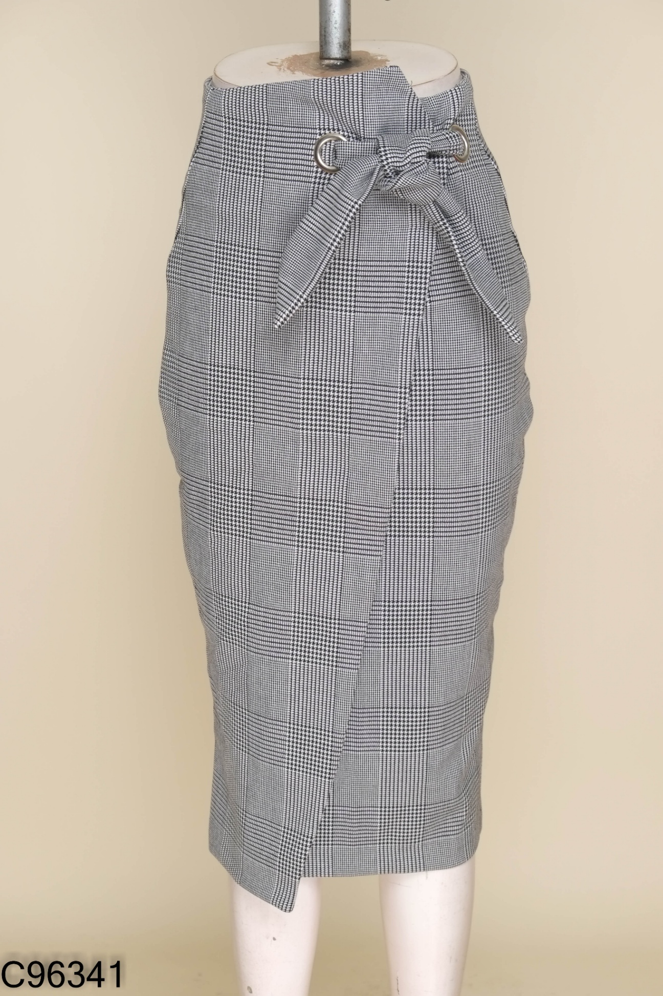 Chân váy HM xám kẻ thắt vạt