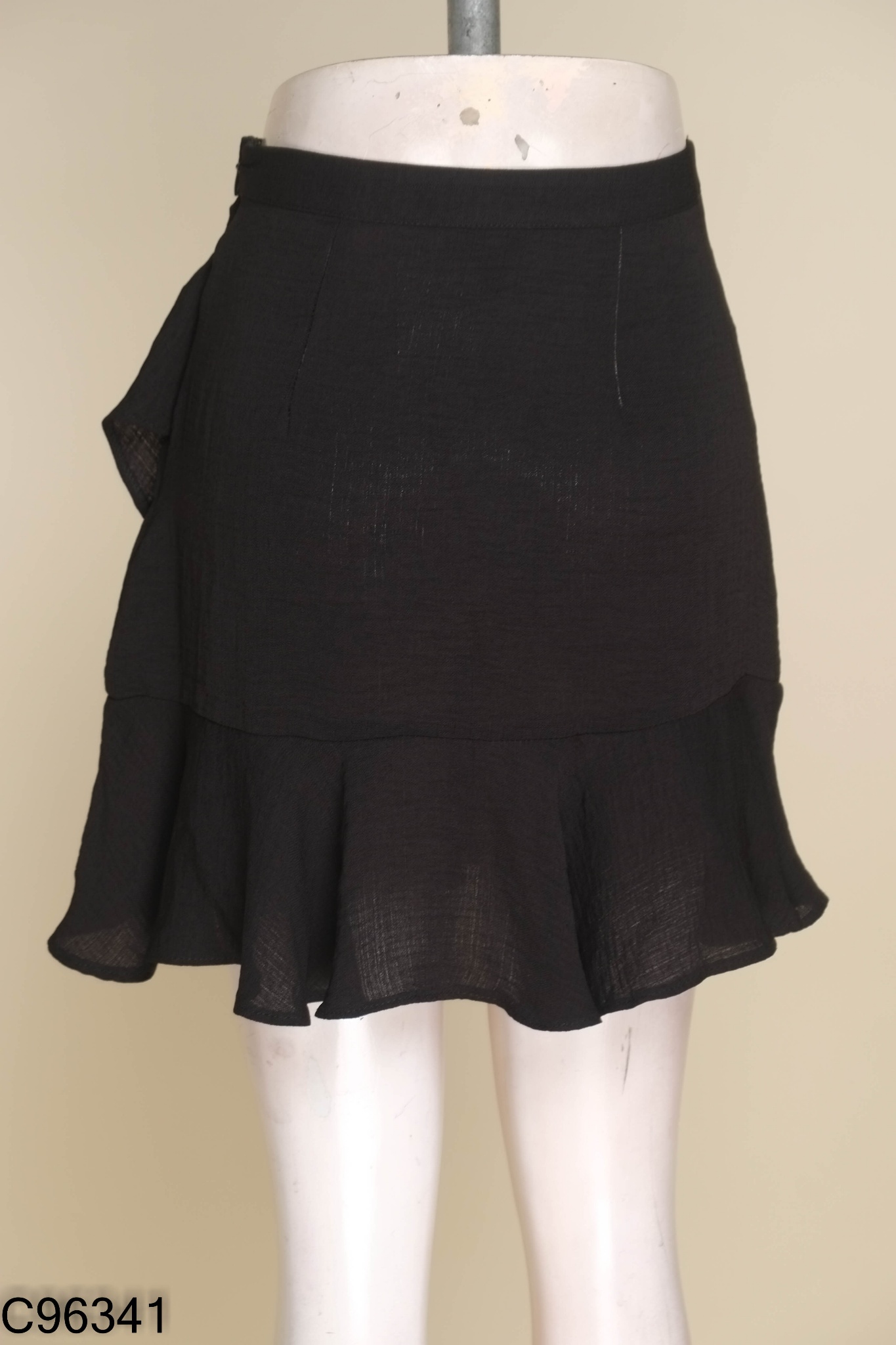 Chân váy TOPSHOP đen bèo buộc vạt