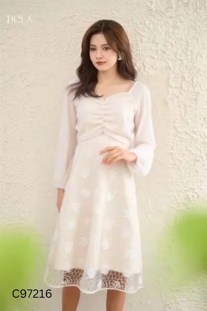 Váy be phối ren trắng