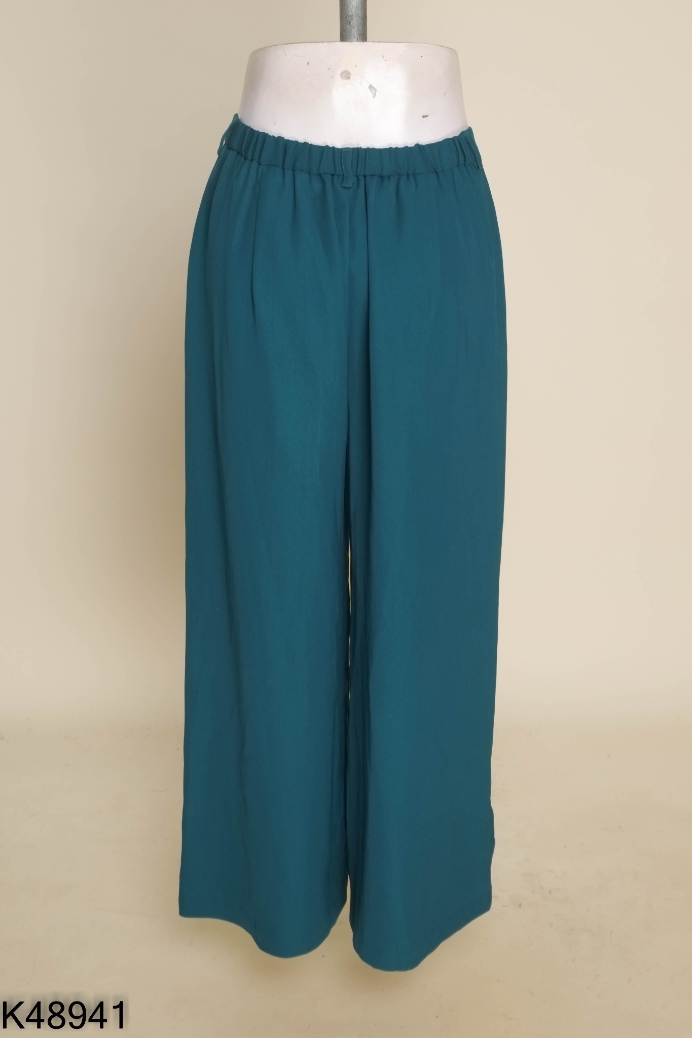 Quần suông GU xanh