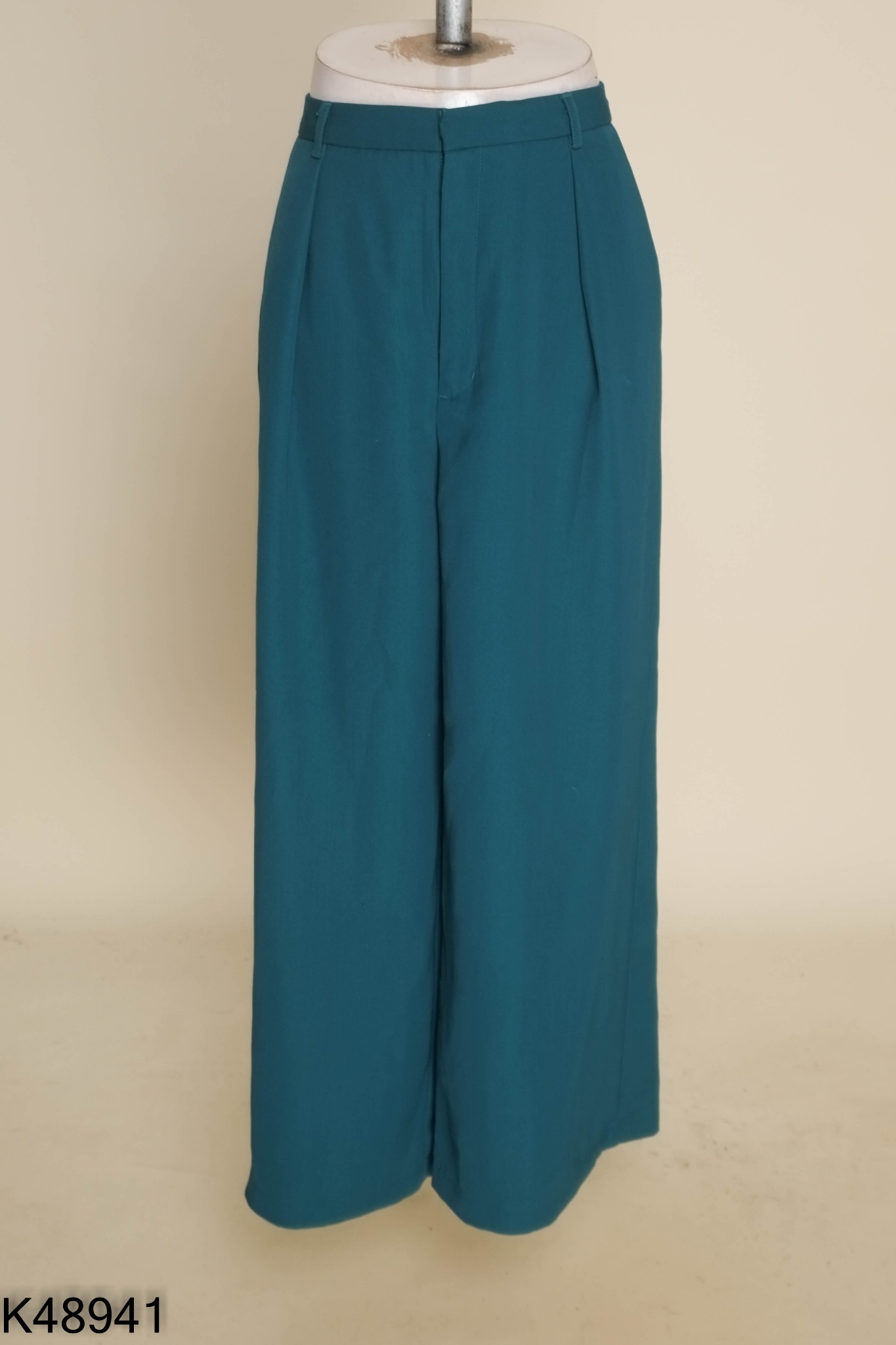 Quần suông GU xanh