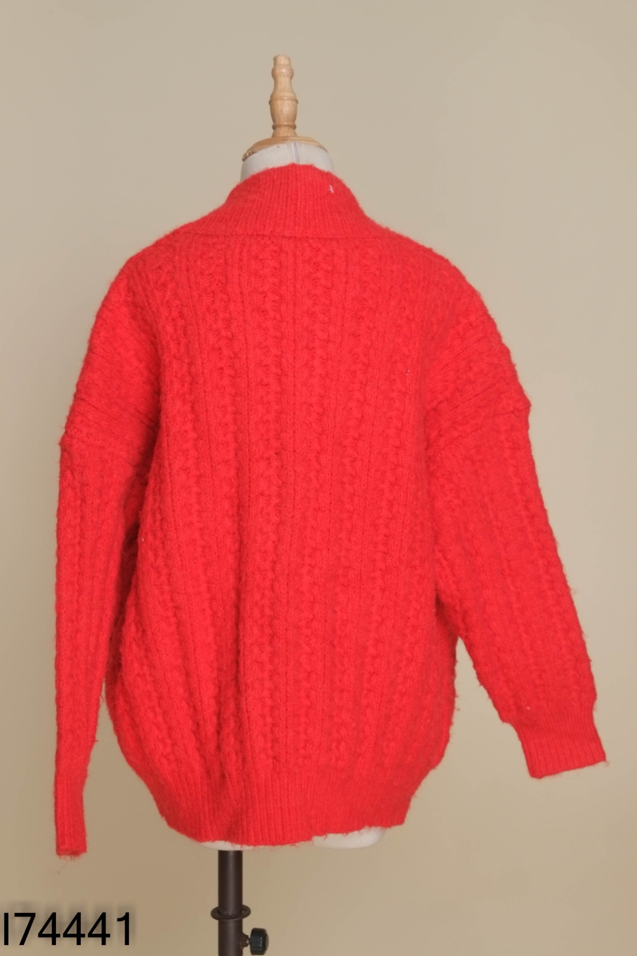 Cardigan len đỏ cúc ngọc