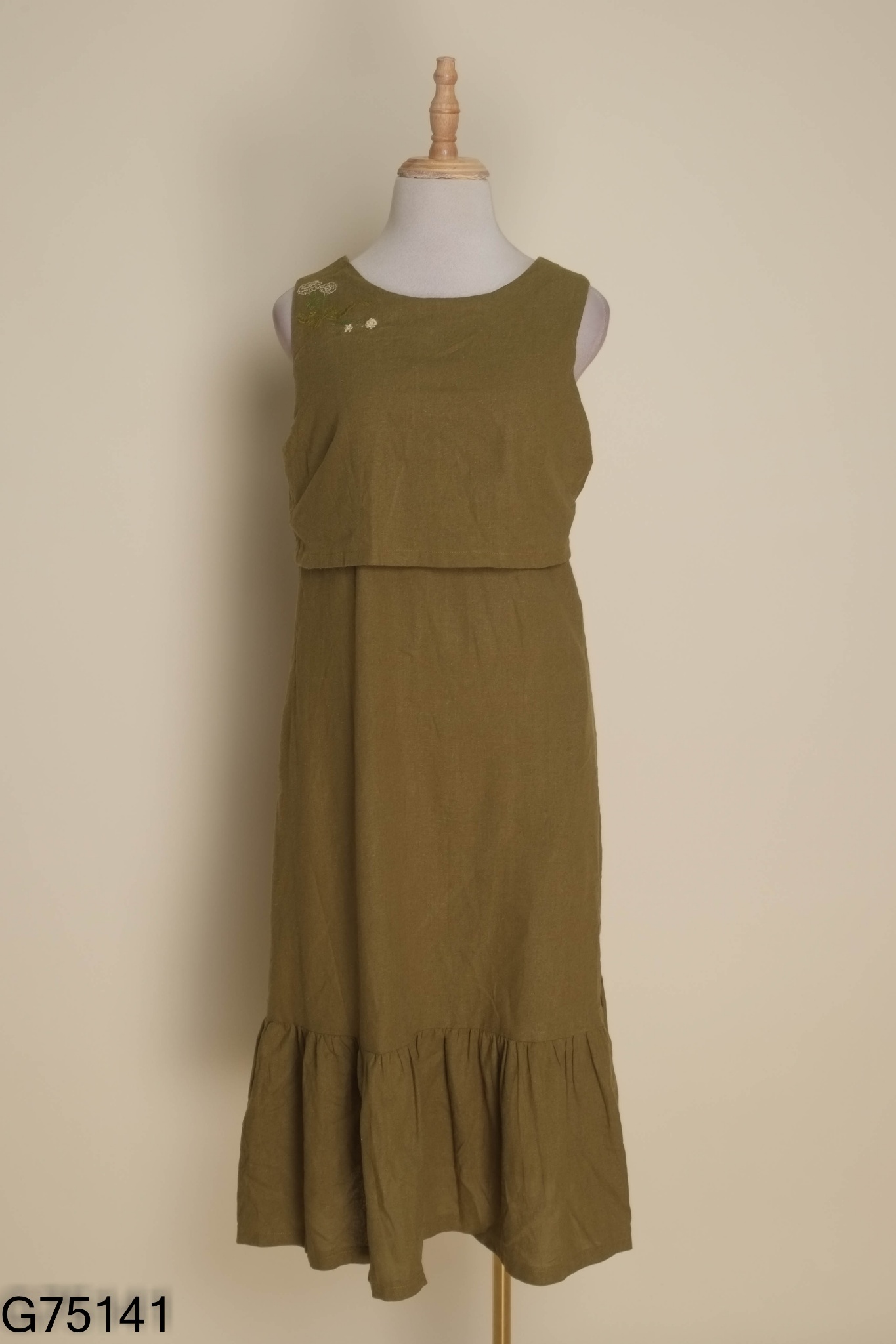 Váy linen xanh rêu thêu hình