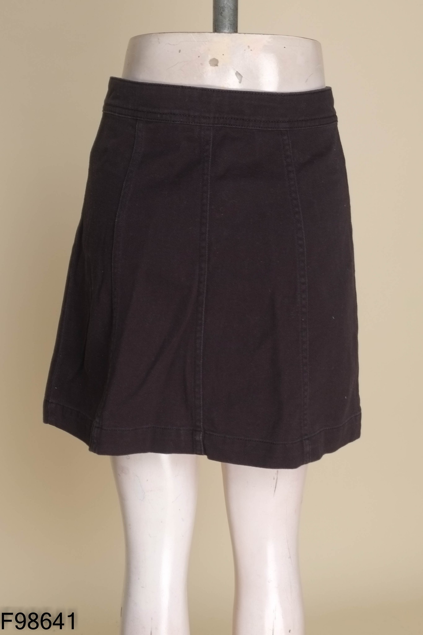 Chân váy HM jeans đen phối cúc