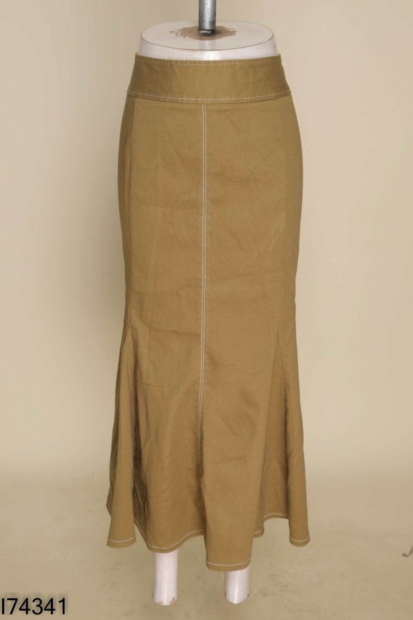 Chân váy GU xanh đuôi cá