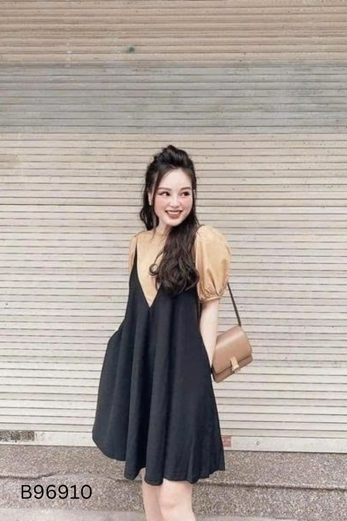 Váy vàng phối đen