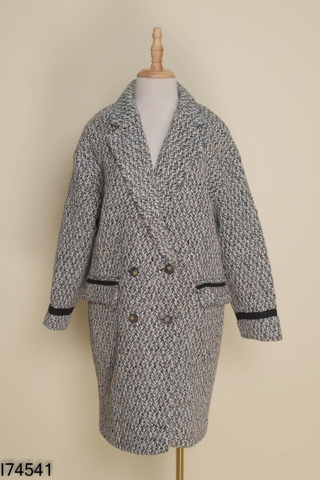 Áo khoác dạ be cổ vest