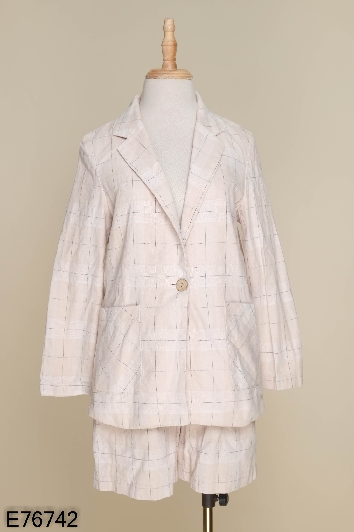 Áo sơ mi be sọc + quần be sọc