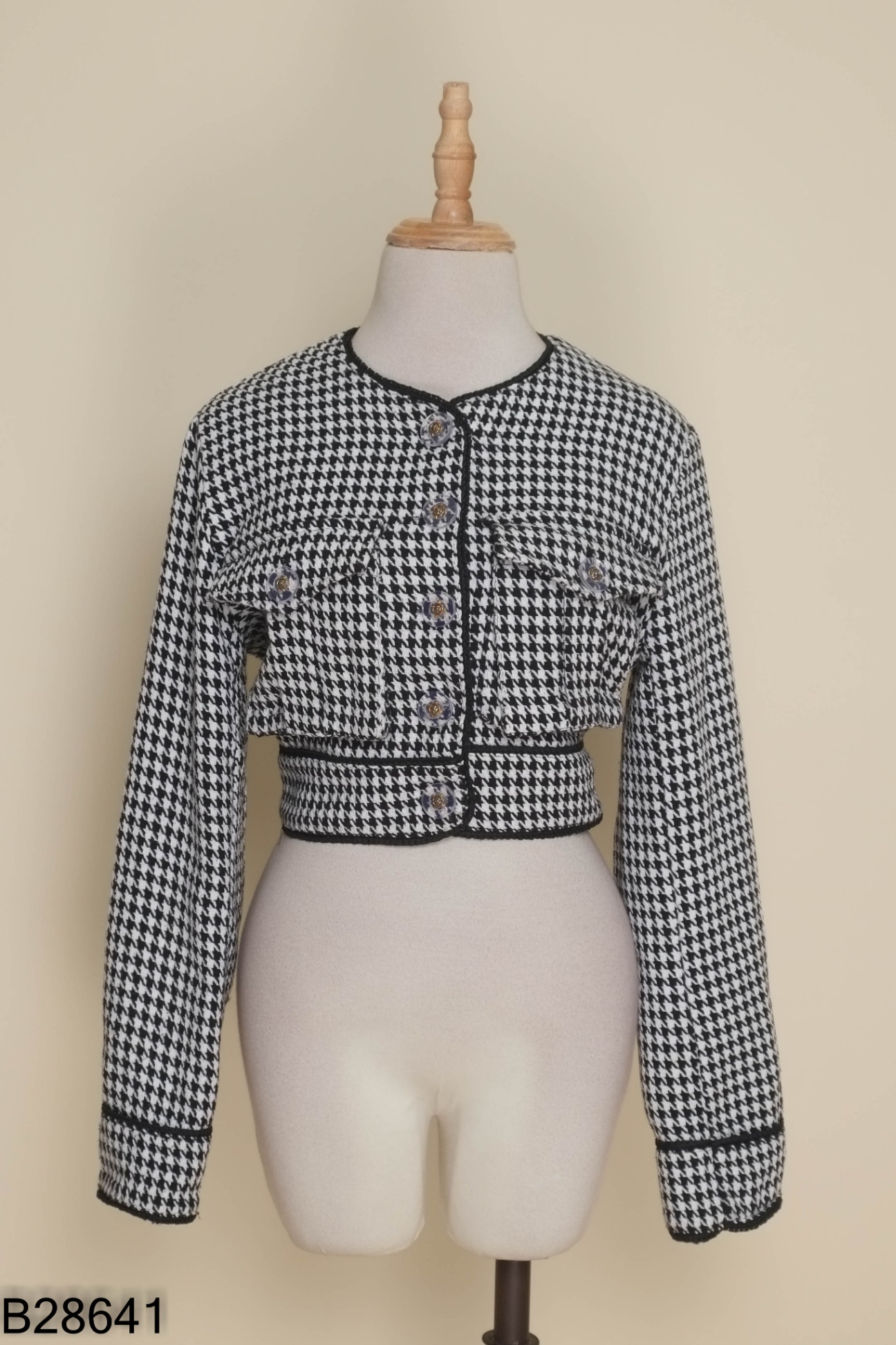 Áo dạ tweed trắng phôi đen ziczac