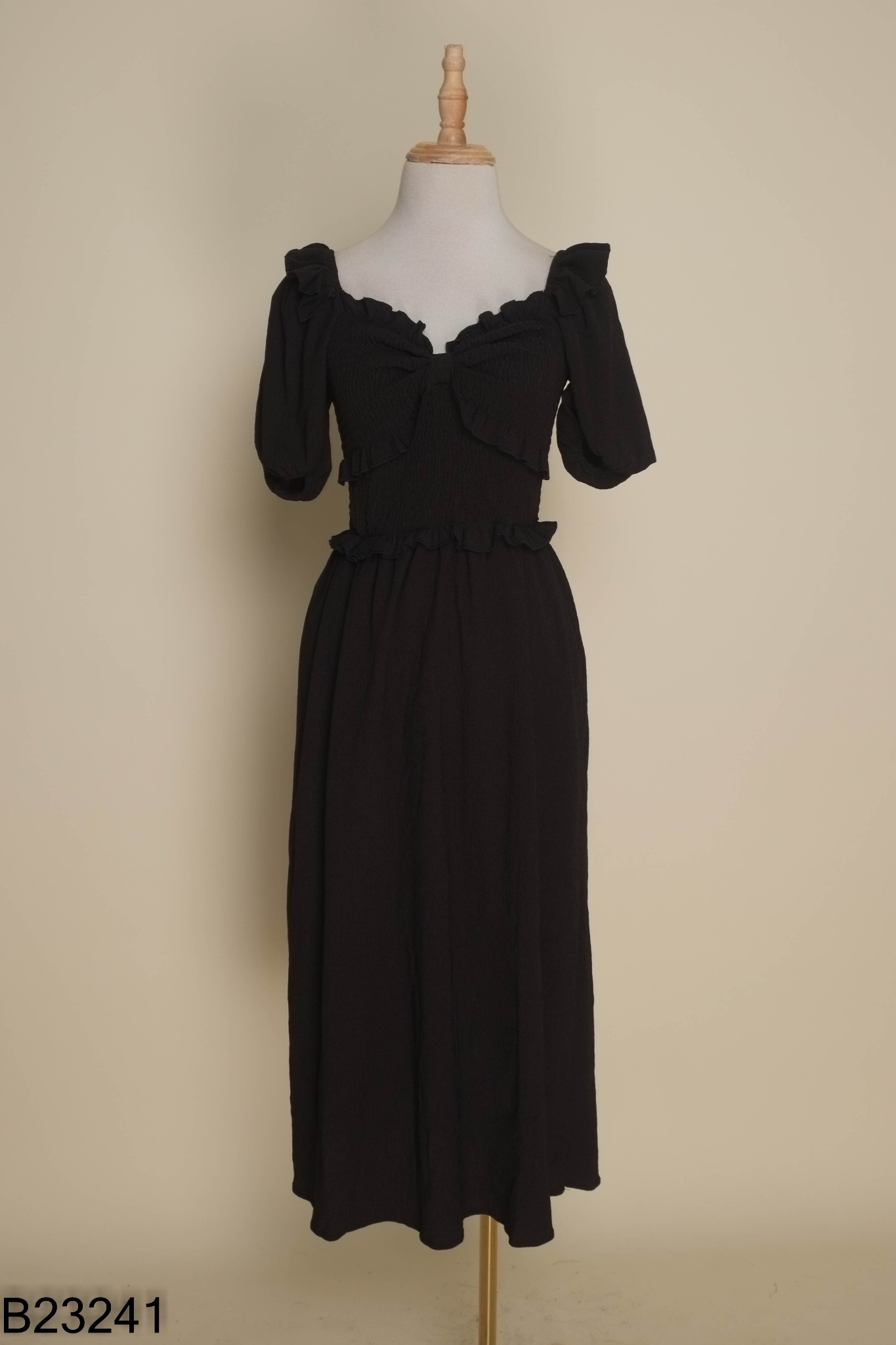 Váy dđen phối chun