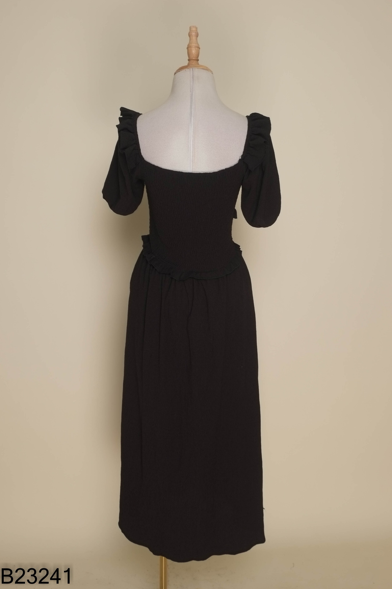 Váy dđen phối chun