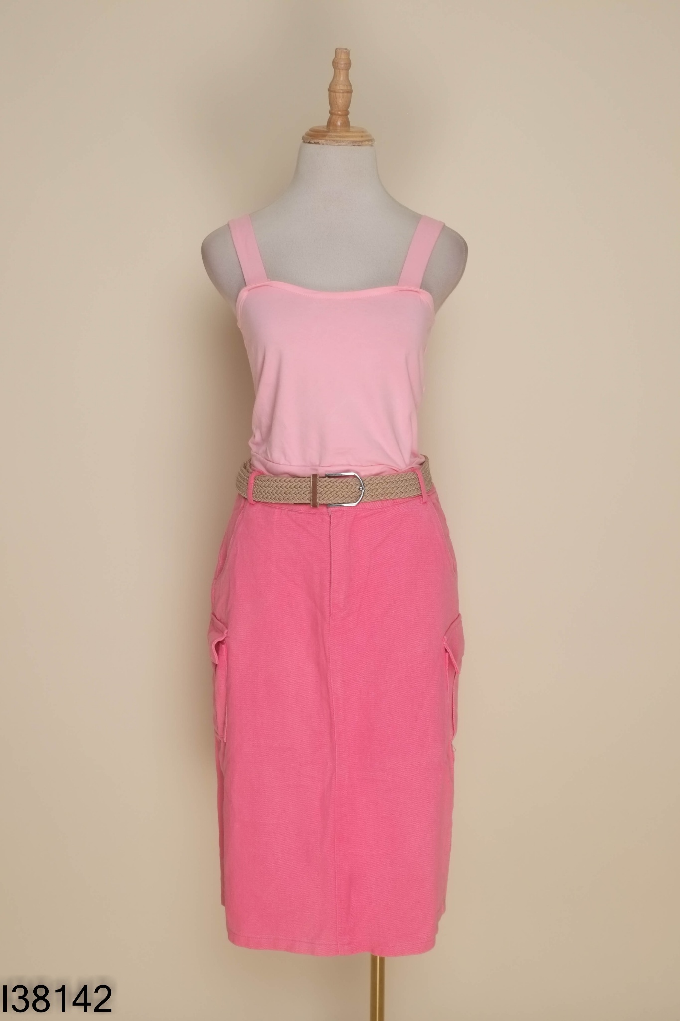 Set áo croptop hồng + váy bò hồng kèm đai