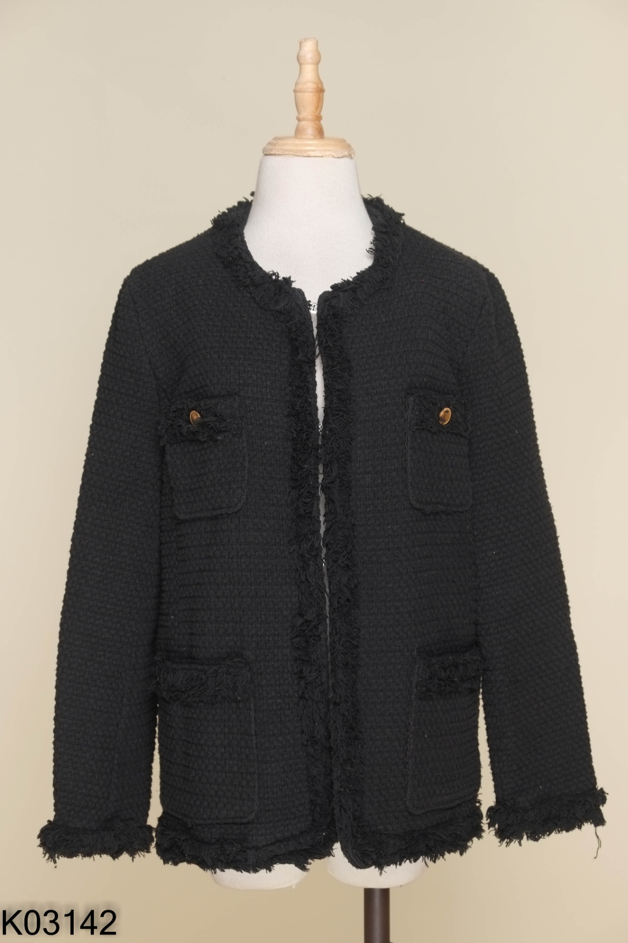 Áo khoác dạ tweed đen tua rua