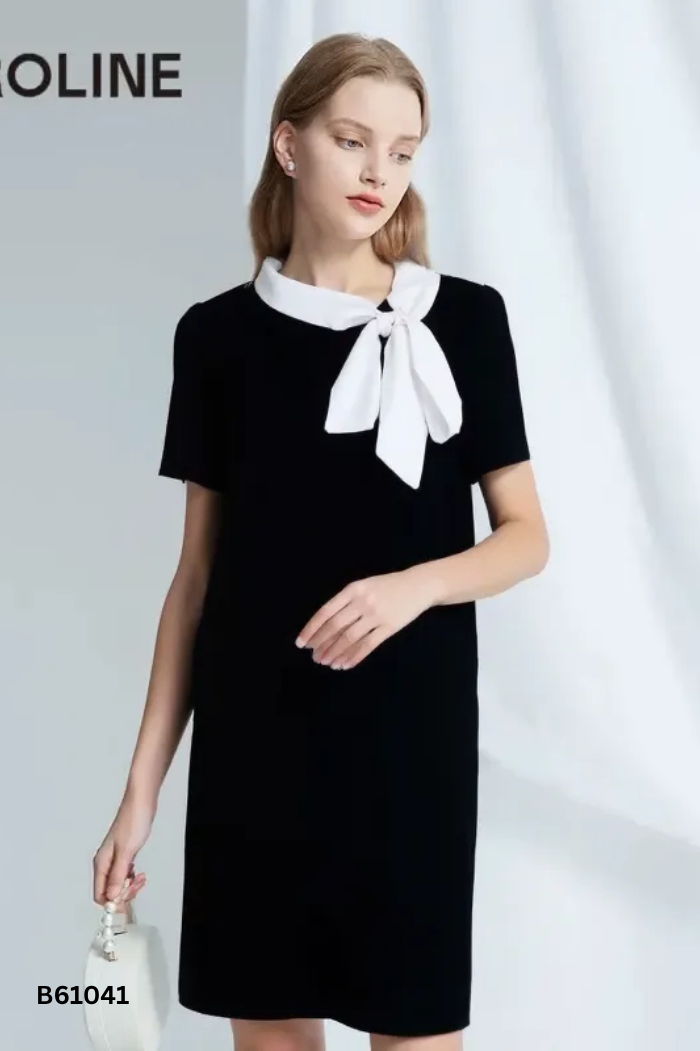 Váy đen KELLY BUI cổ trắng