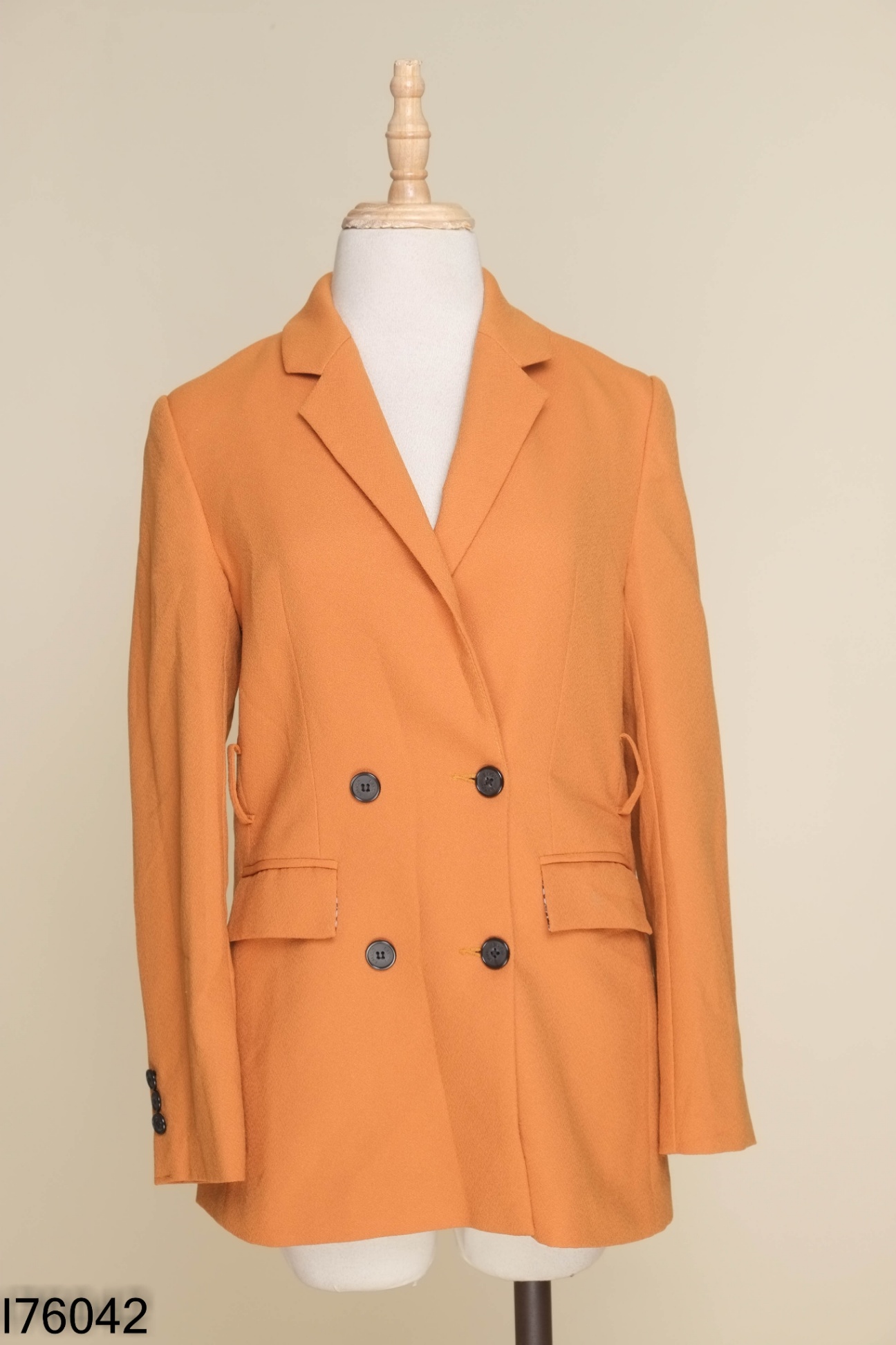 Áo EMIGO vàng bốn cúc