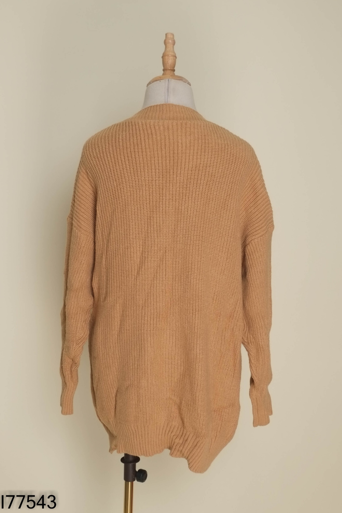 Áo cardigan nâu be phối cúc