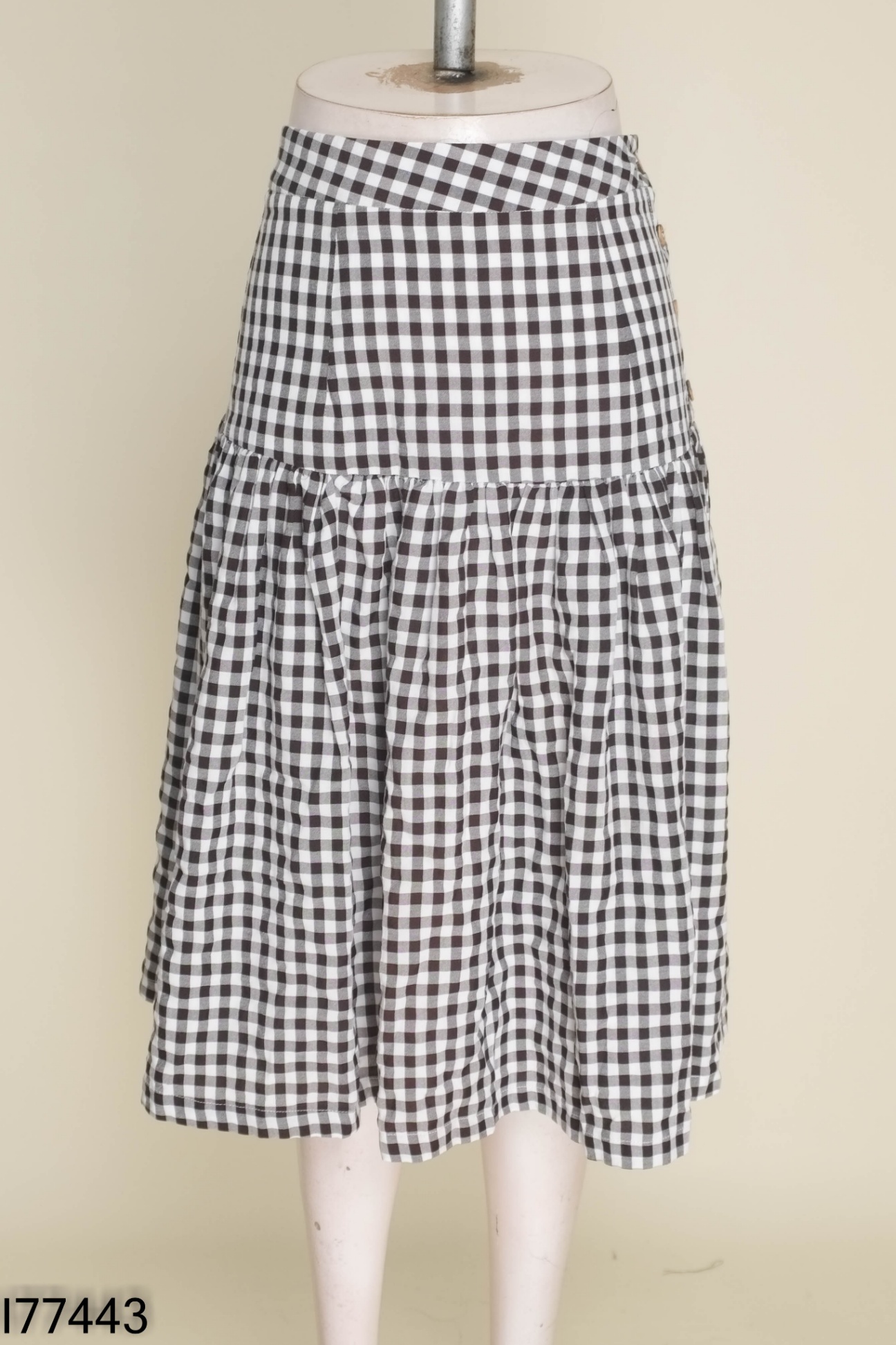 Chân váy MADELEN đen kẻ caro trắng