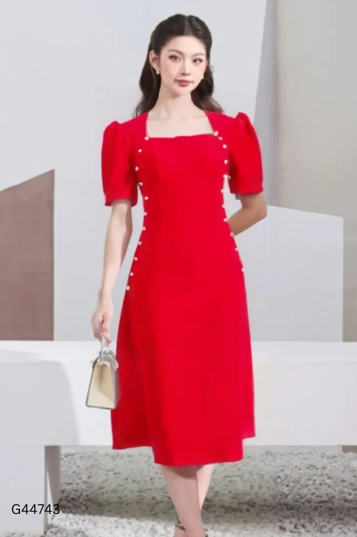 Váy đỏ PHUONG PHAN đính ngọc