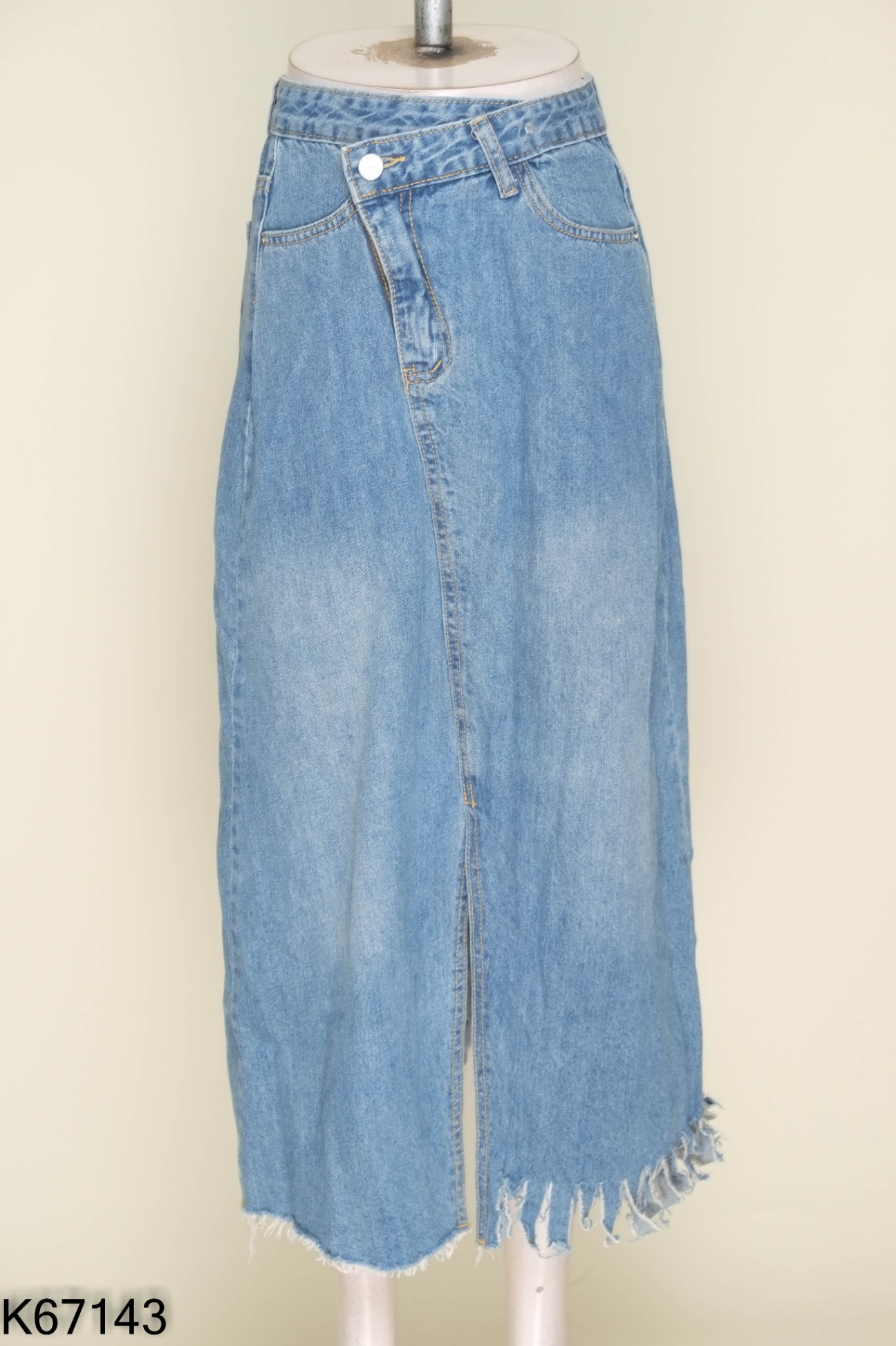 Chân váy EVIS denim xanh xẻ tà trước