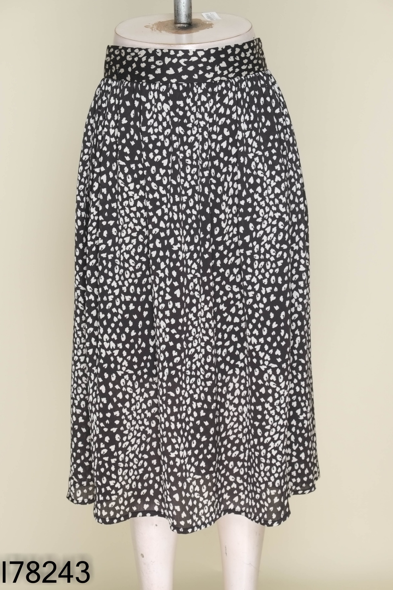 Chân váy MANGO đen họa tiết trắng