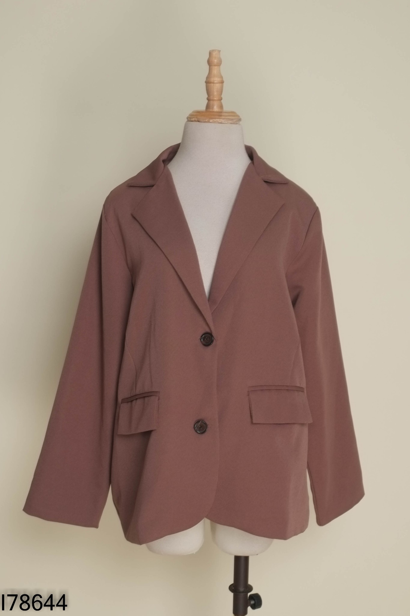 Áo blazer nâu cúc đen