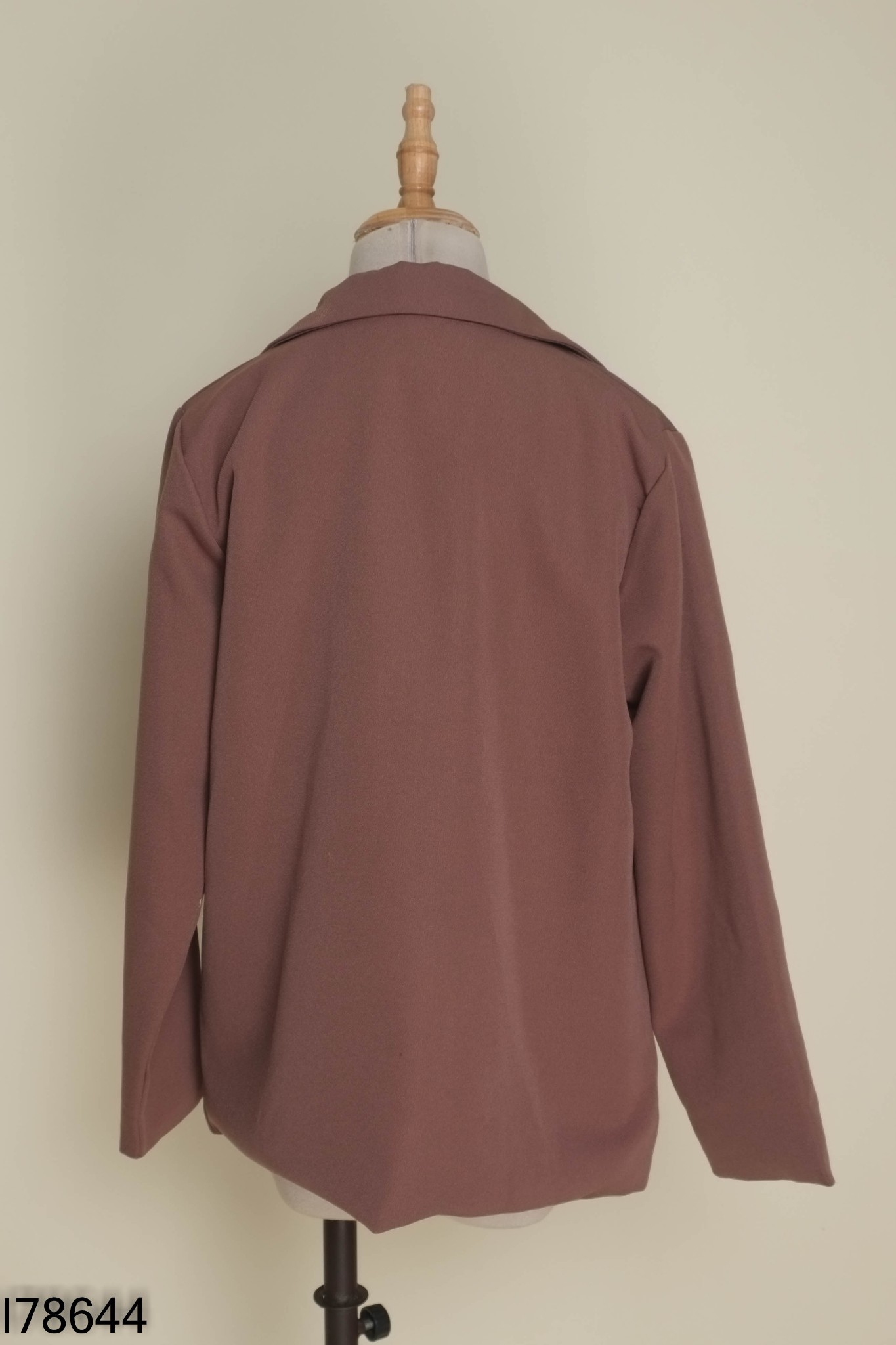 Áo blazer nâu cúc đen
