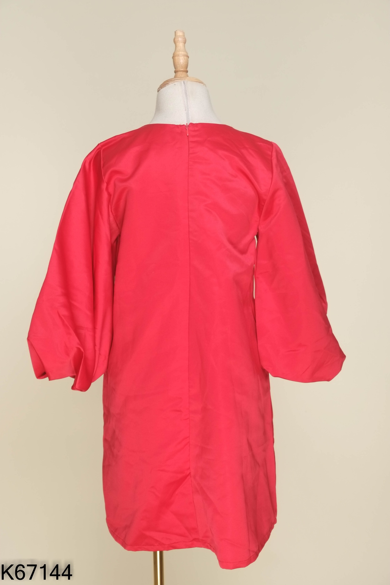 Váy đỏ trơn tay phồng