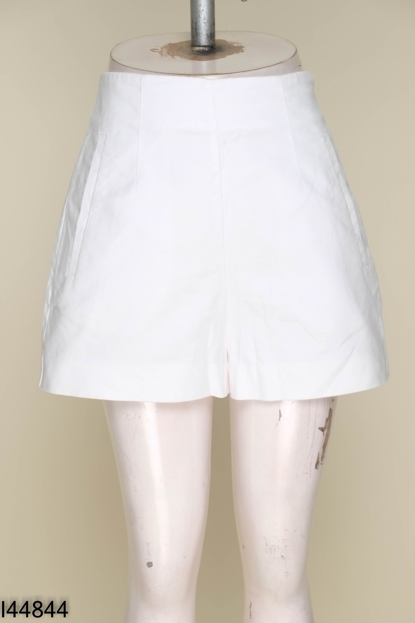 Quần shorts ZARA trắng