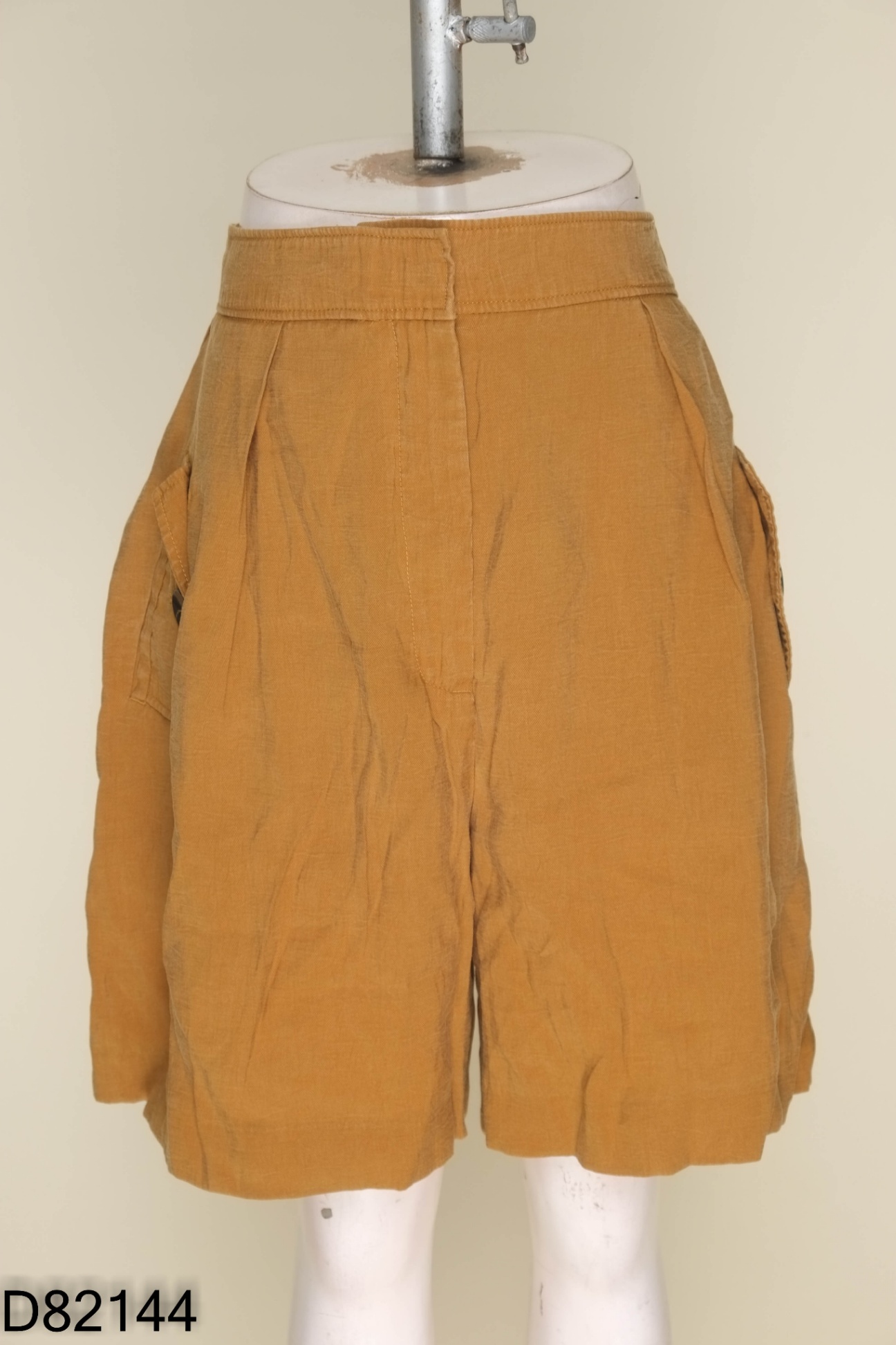 Quần short ZARA lửng nâu