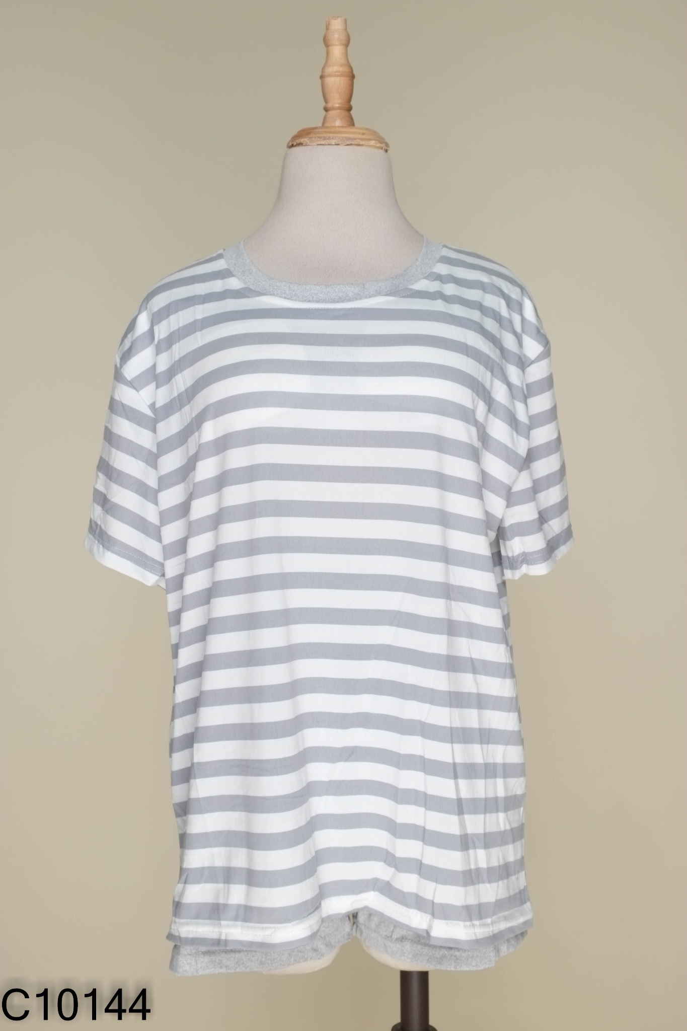 Set áo phông sọc kẻ ngang + quần shorts