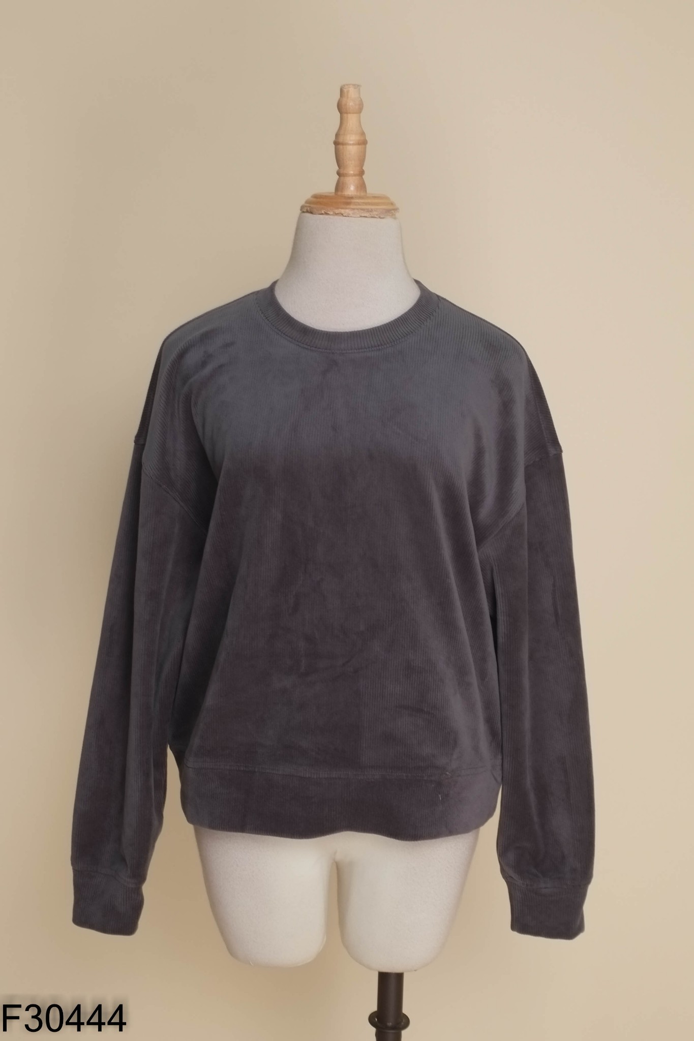 Áo sweater GENVIET xám nhung trơn