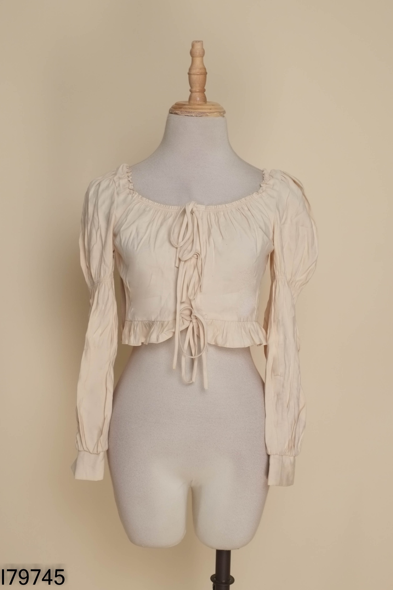 Áo croptop LYRA be tay dài