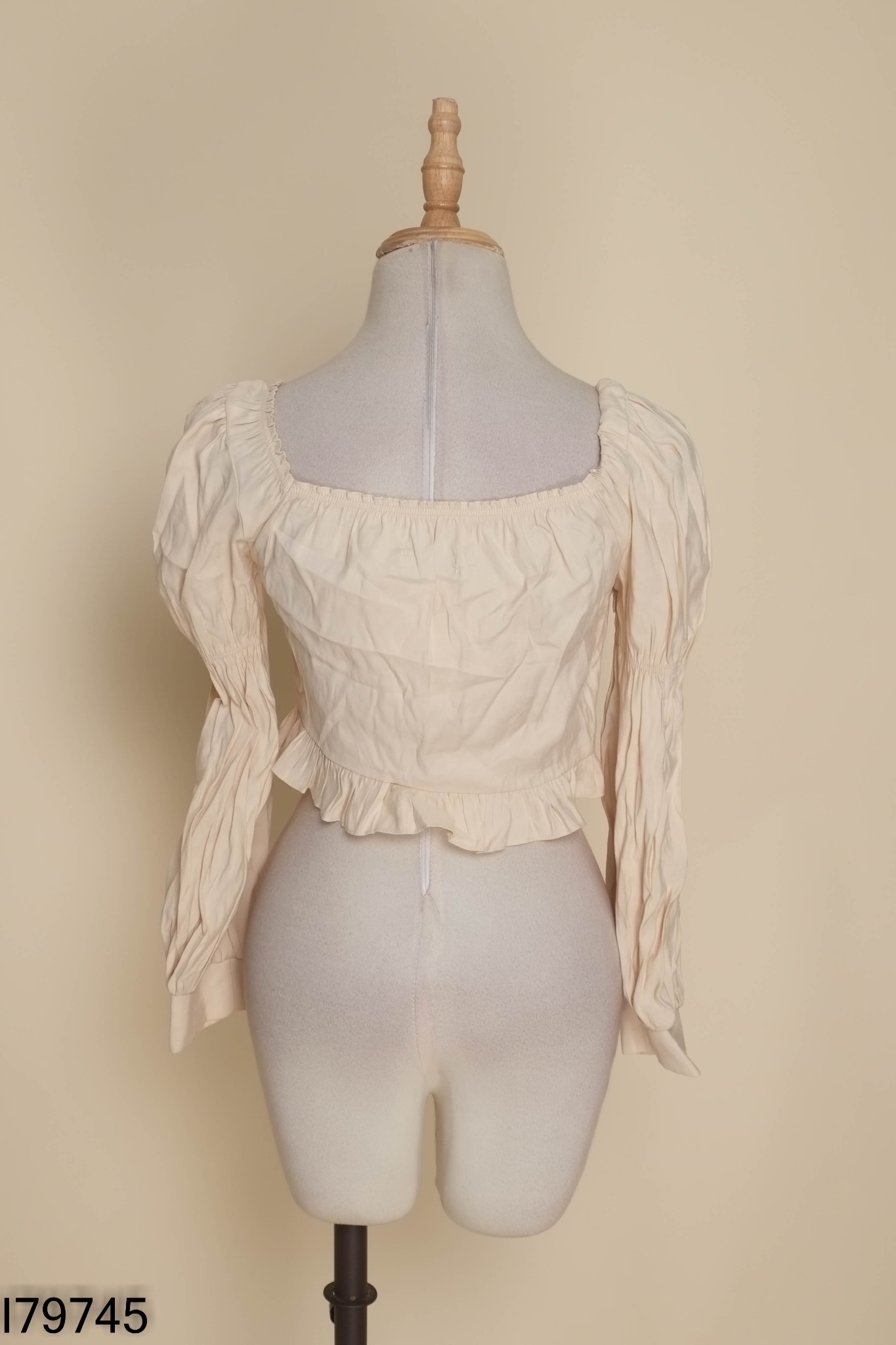 Áo croptop LYRA be tay dài