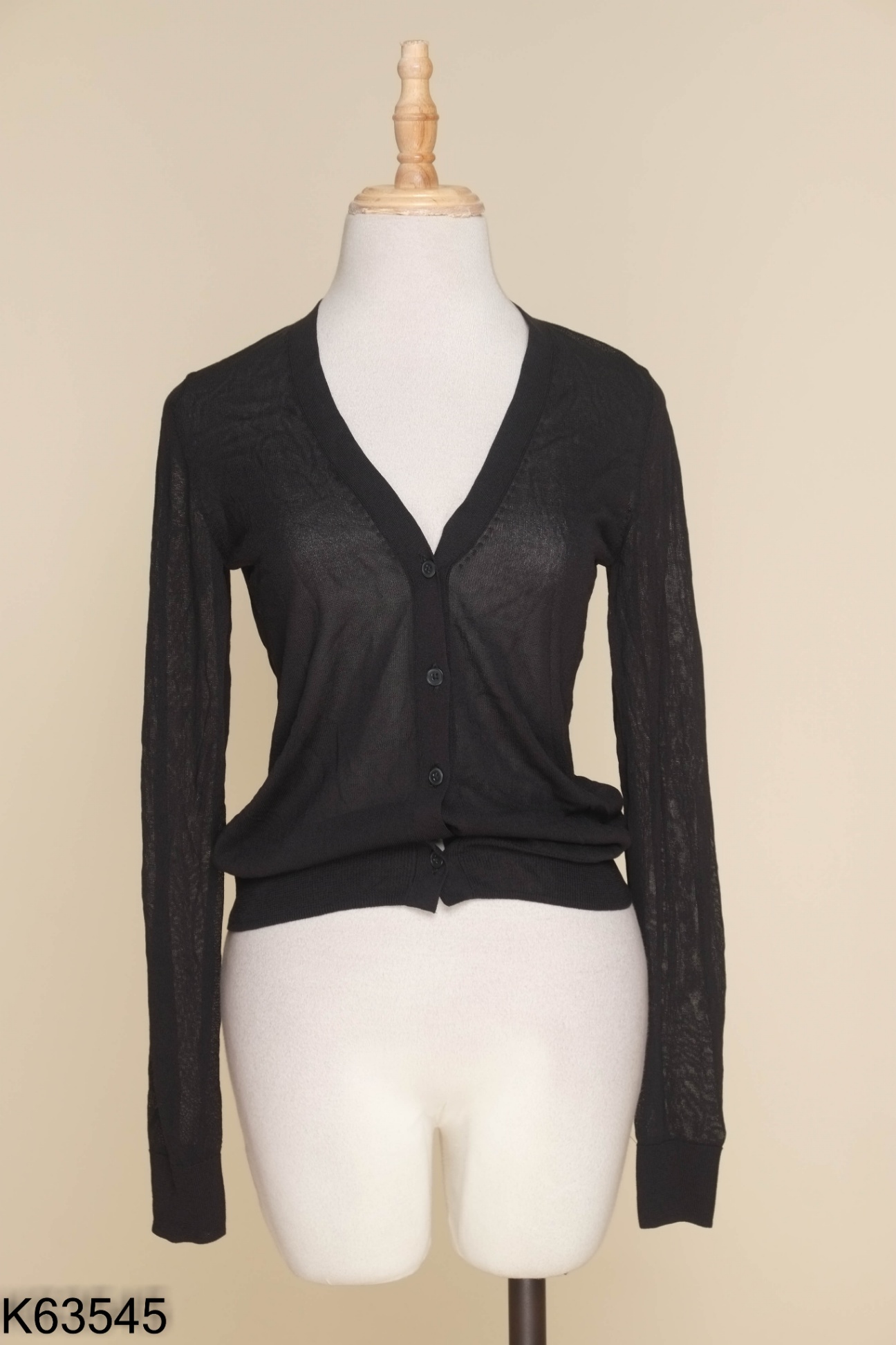 Áo len UNIQLO đen mỏng