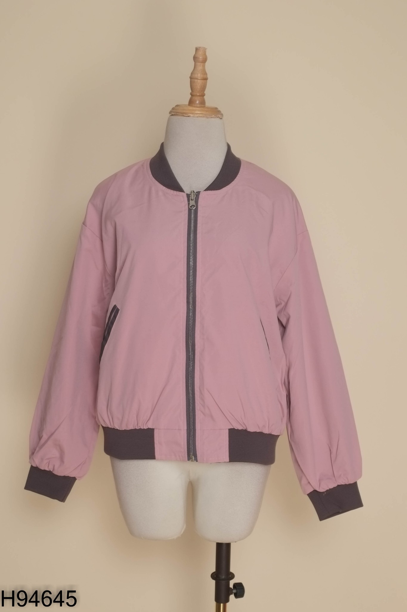 Áo khoác bomber hồng phối xám